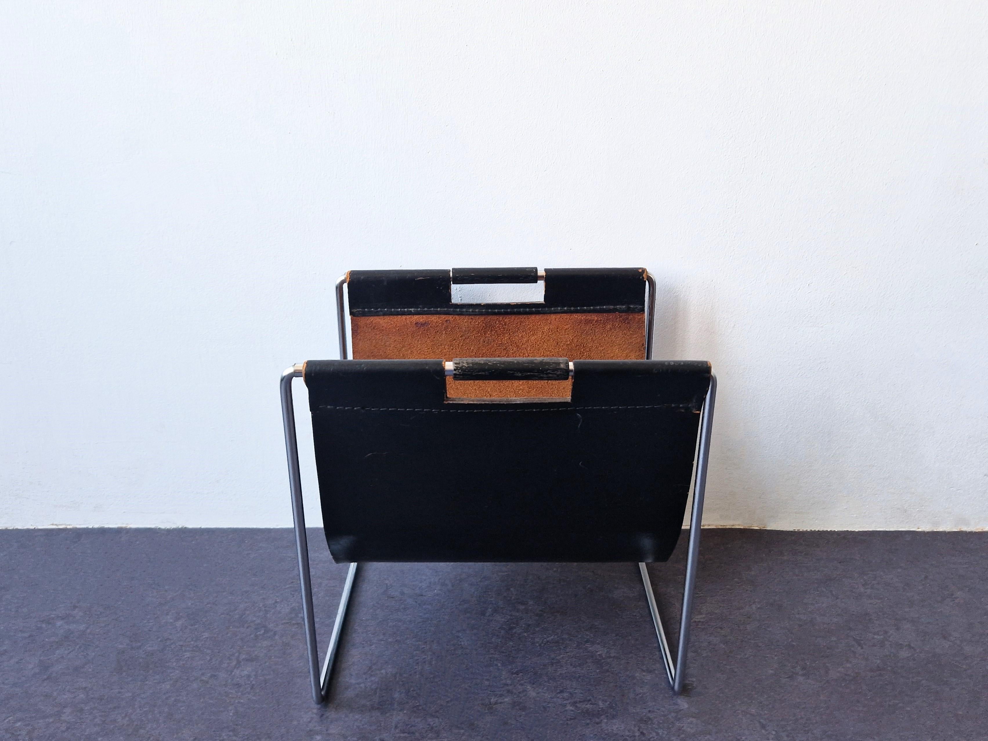Mid-Century Modern Black leather magazine holder by Brabantia, The Netherlands 1960's For Sale