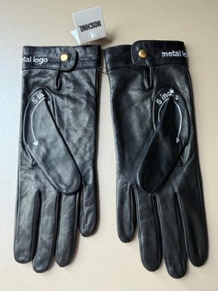 Guanti con logo "Misure" in pelle nera
