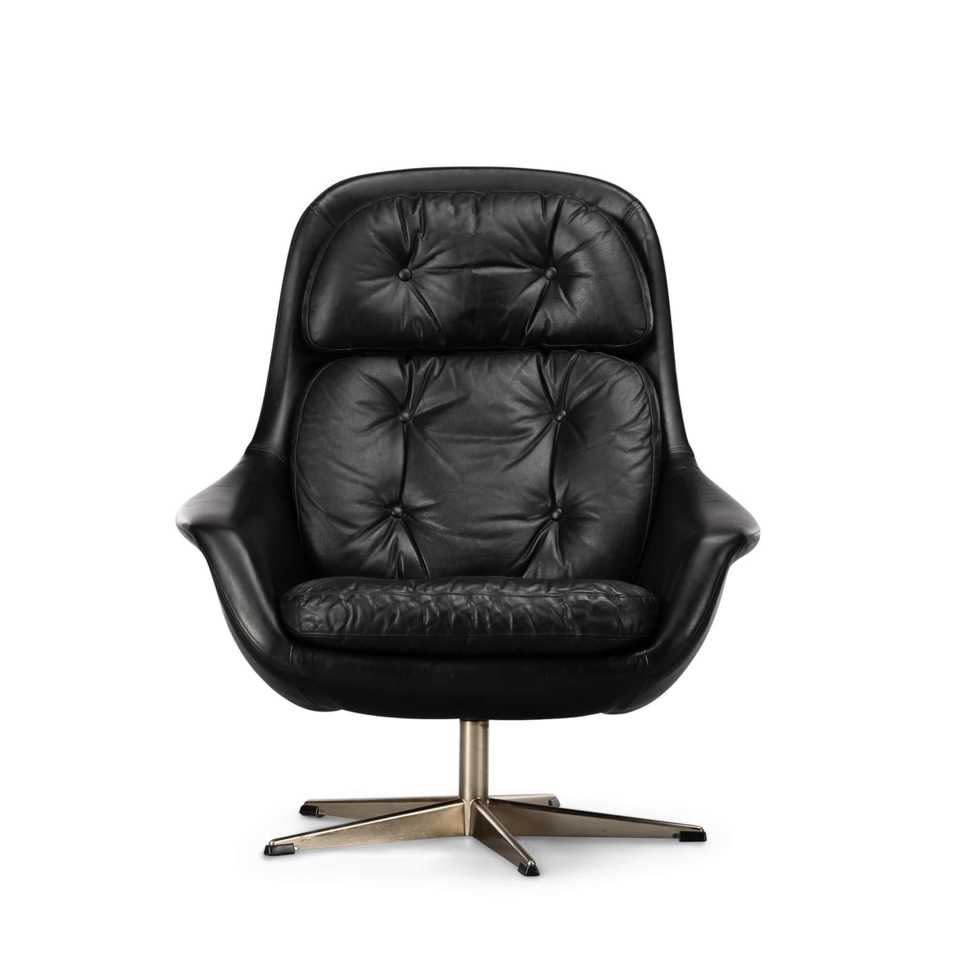 Black Leather Mid-Century Modern Swivel Chair by H.W. Klein for Bramin, 1960s For Sale 5