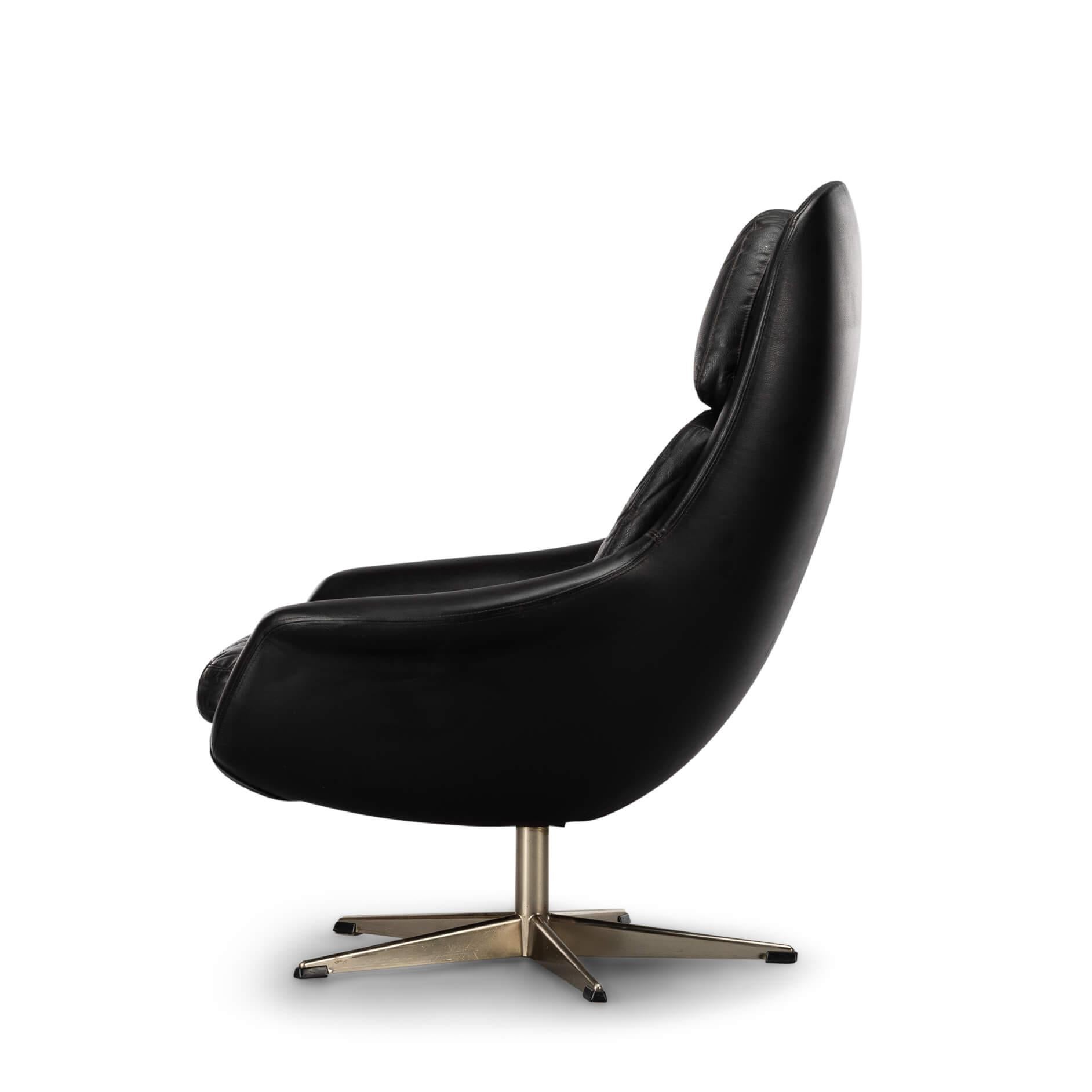 Black Leather Mid-Century Modern Swivel Chair by H.W. Klein for Bramin, 1960s For Sale 2