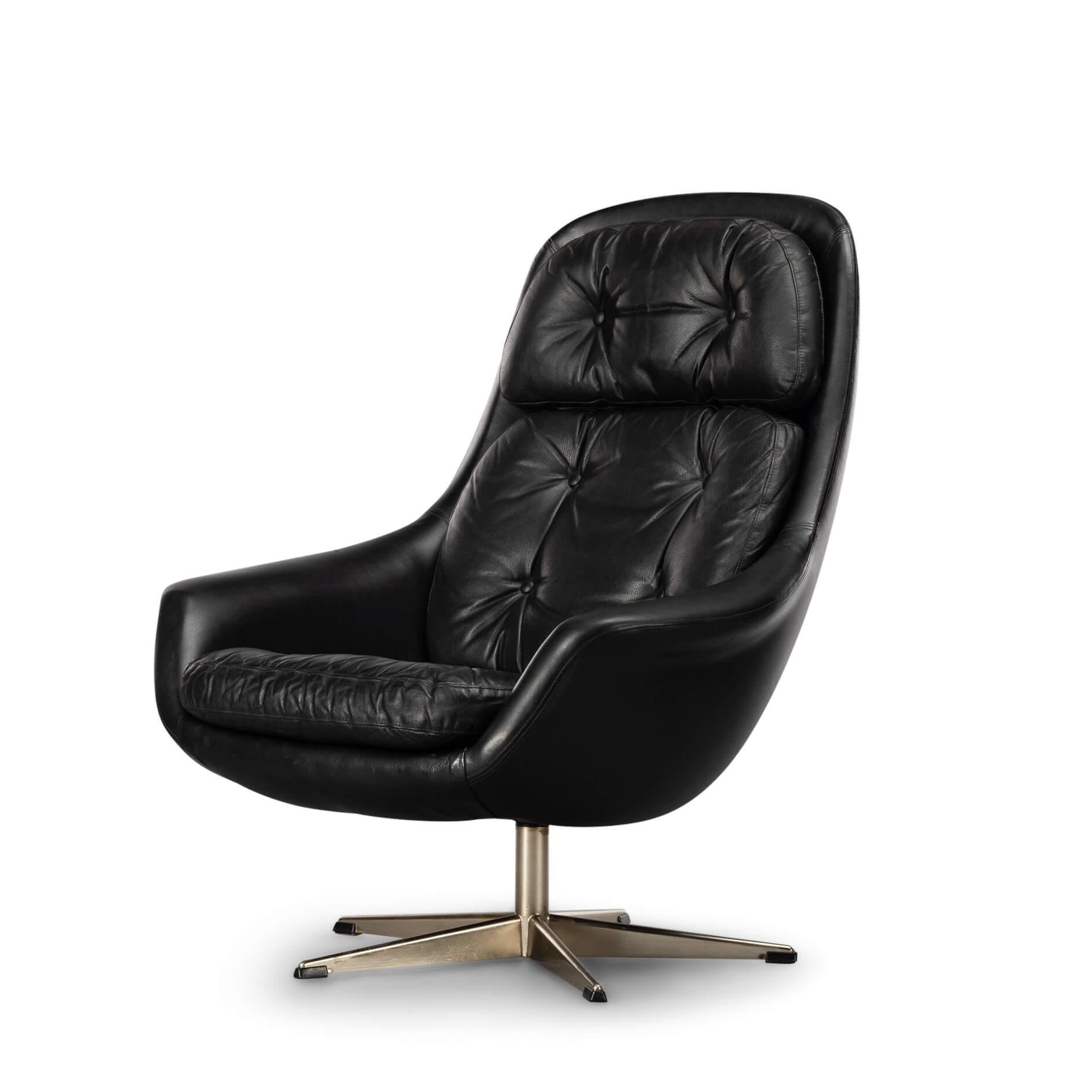 Black Leather Mid-Century Modern Swivel Chair by H.W. Klein for Bramin, 1960s For Sale 3