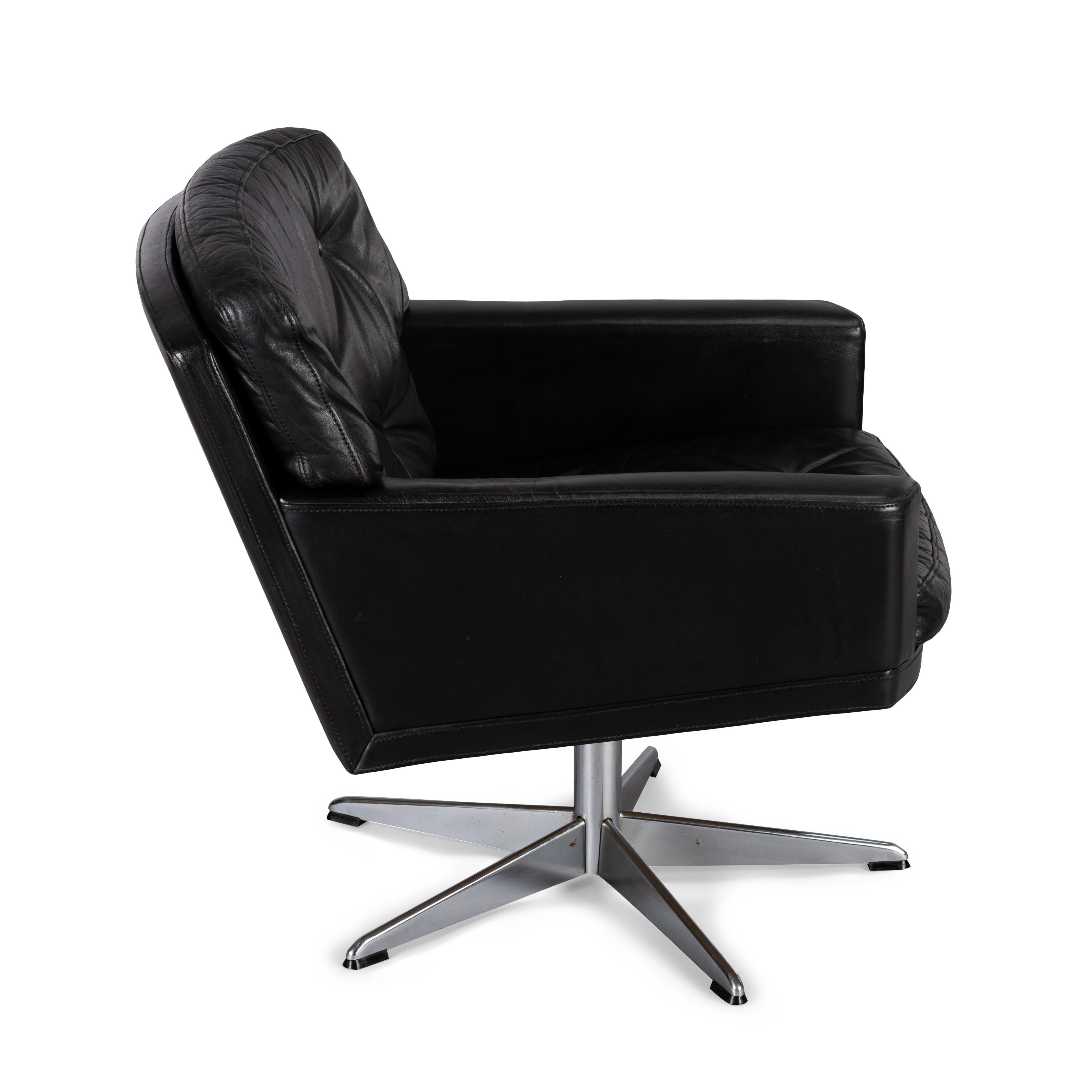 Black Leather Mid-Century Modern Swivel Chair by Lystager, 1960s In Good Condition In Elshout, NL
