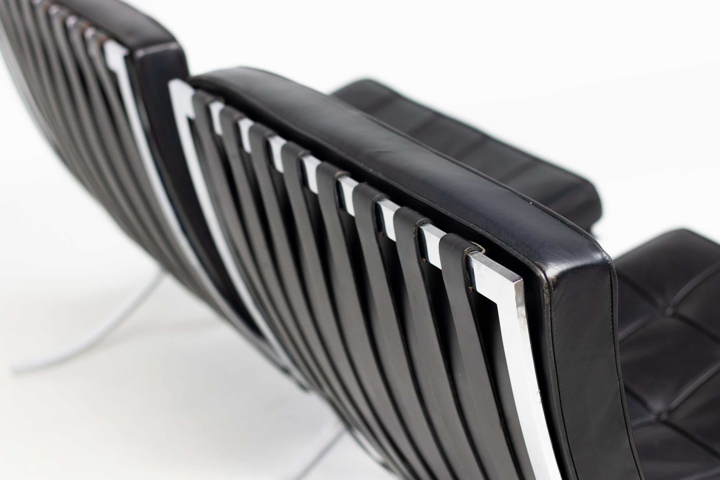 Mies van der Rohe für Knoll Barcelona Stühle, schwarzes Leder, Satz von zwei zusammenpassenden Stühlen im Zustand „Gut“ im Angebot in Dronten, NL