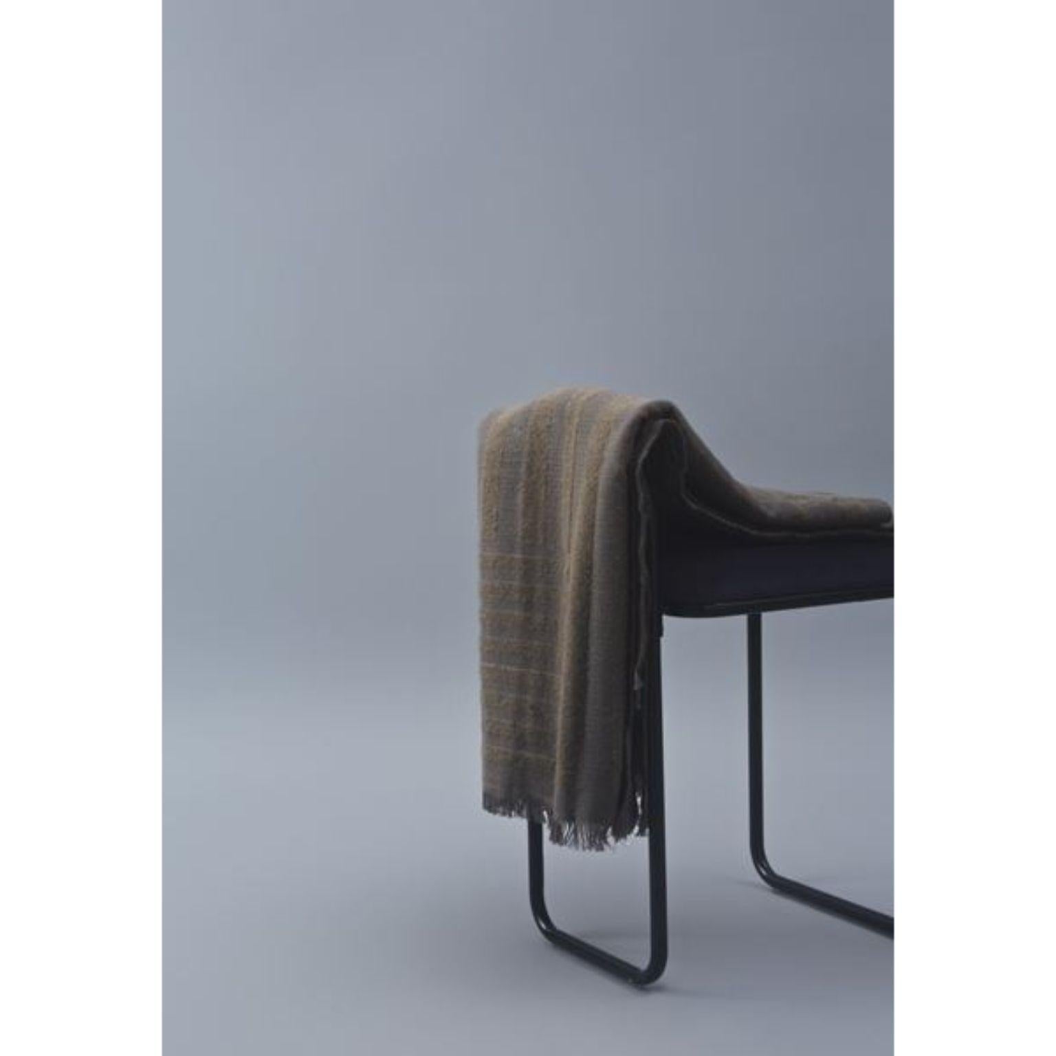 Chaise de salle à manger minimaliste en cuir noir en vente 10