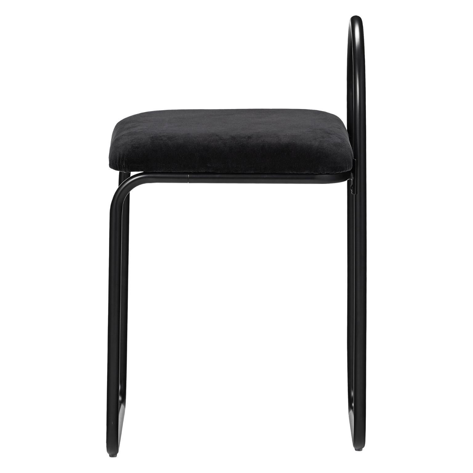 XXIe siècle et contemporain Chaise de salle à manger minimaliste en cuir noir en vente