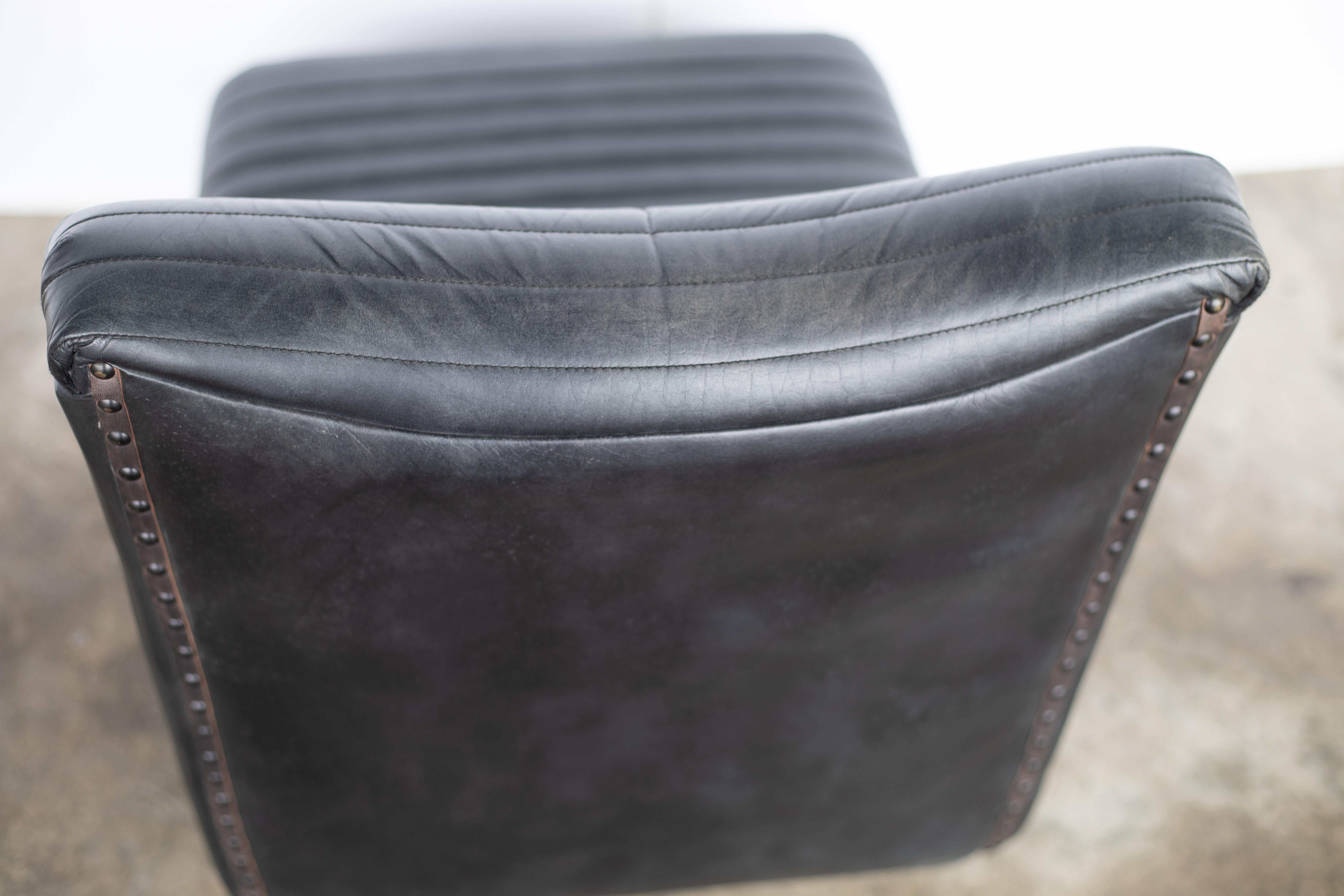 Modularer Sesselsatz aus schwarzem Leder im Angebot 7