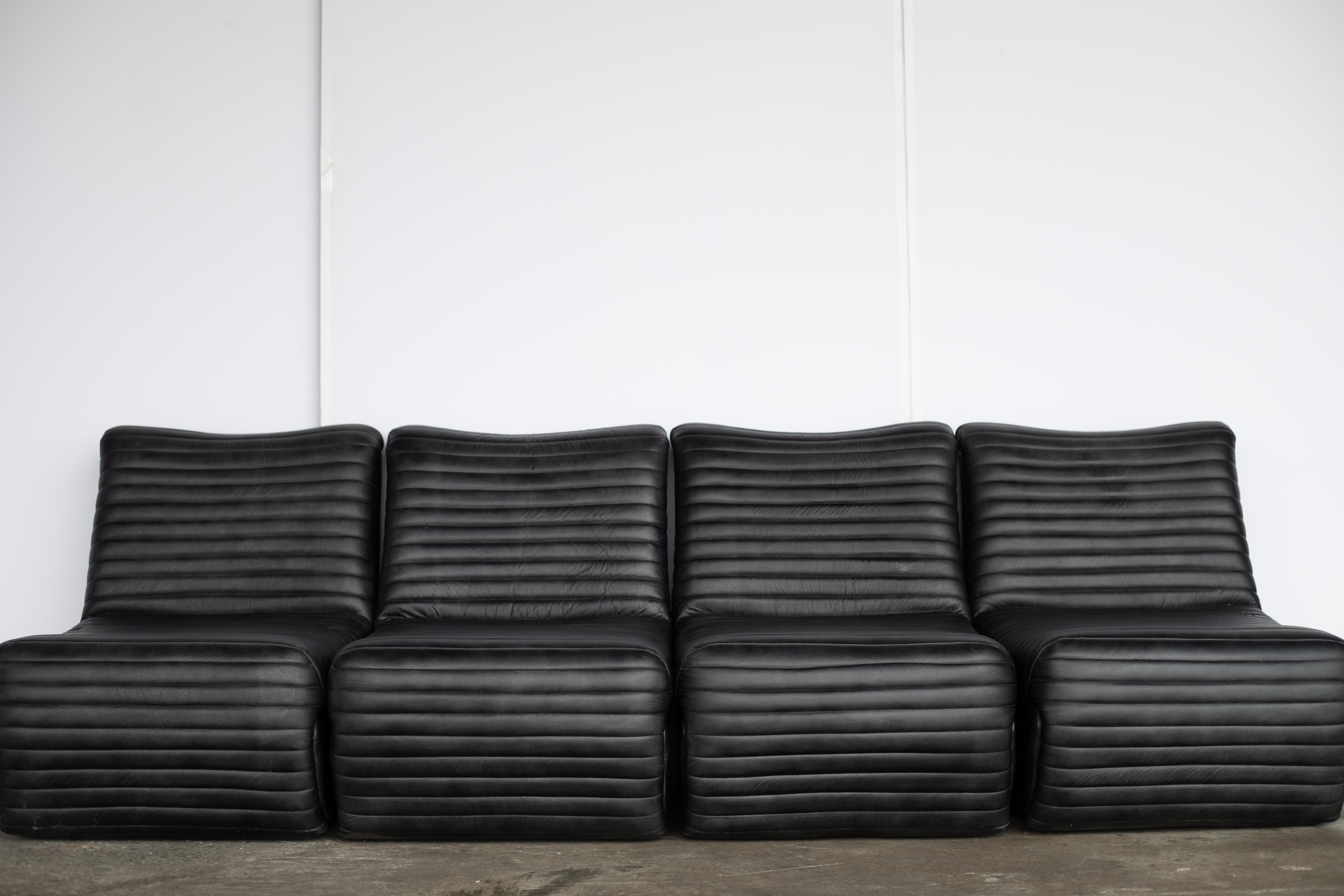 Modularer Sesselsatz aus schwarzem Leder im Angebot 8