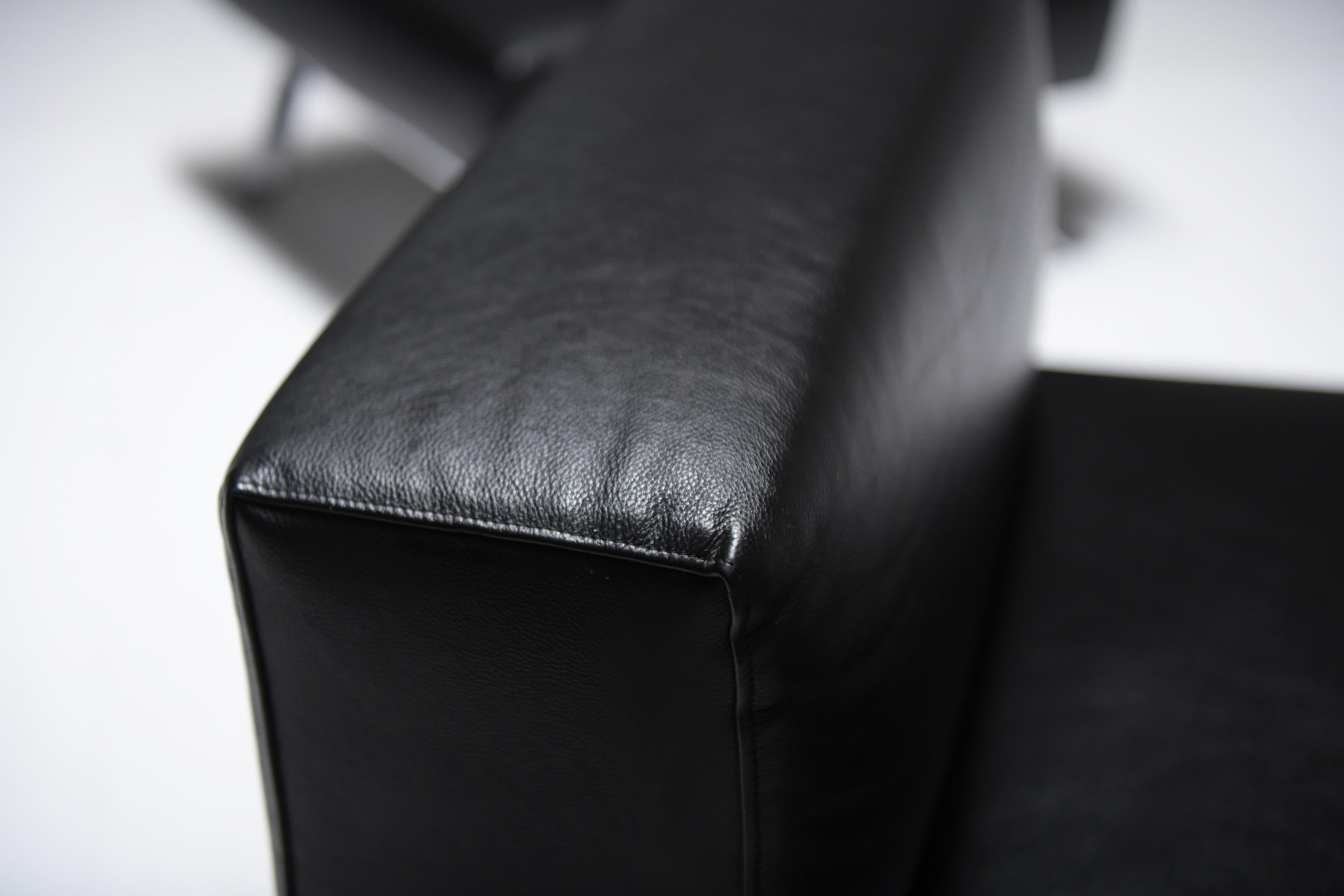 Leather Black leather Ombra 512 lounge chairs by Charlotte Perriand for Cassina Italy For Sale