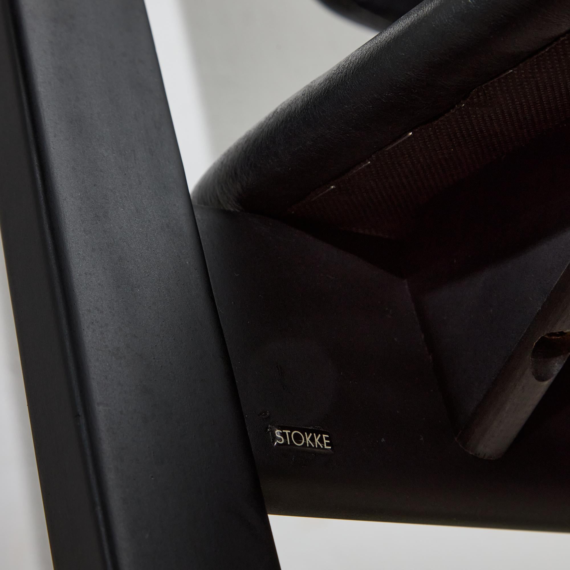 Silla pendular de cuero negro de Peter Opsvik para Stokke, 1983 en venta 8