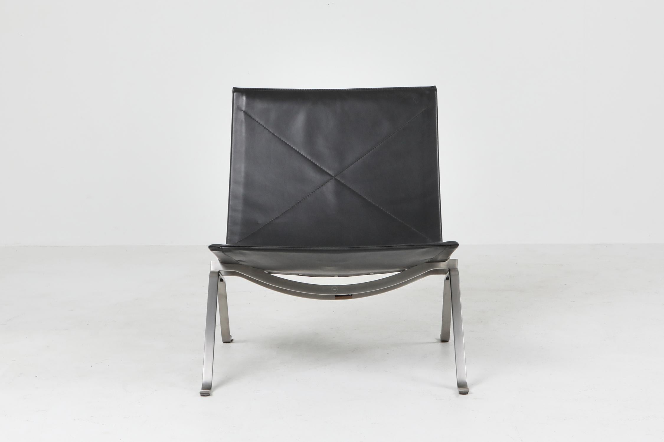 Danish Black Leather PK 22 Pair of Lounge Chairs Fritz Hansen