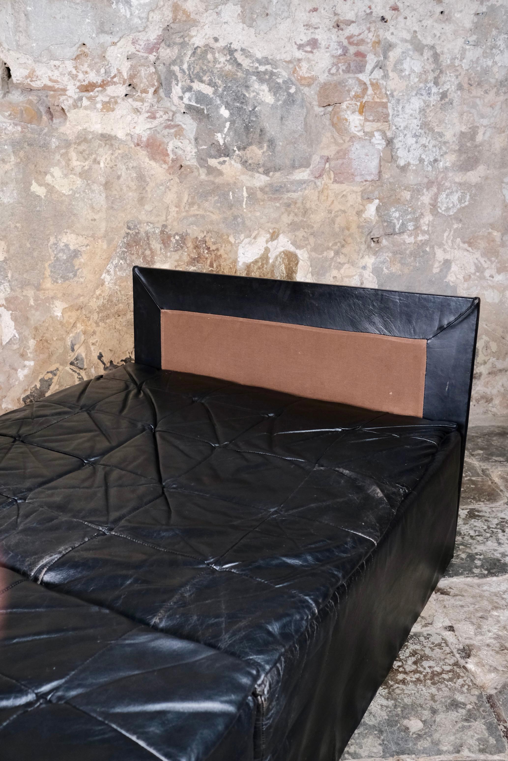 Black leather Player sofa by Hans Hopfer for Roche Bobois, France, 1972 For Sale 5