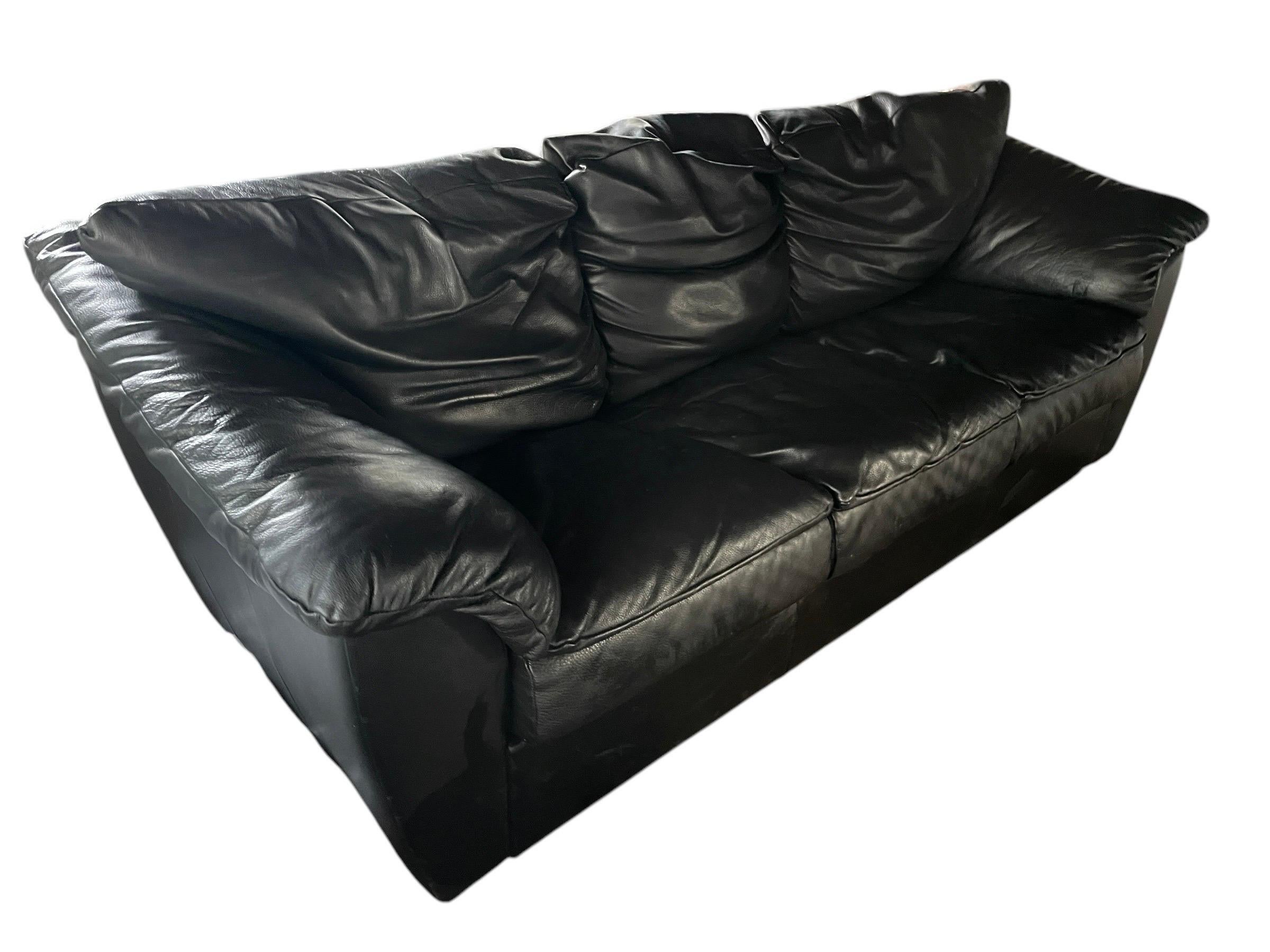 Canapé Postmoderne en Cuir Noir Canapé en Cuir Dans le style de Roche Bobois Bon état à Rochester, NY