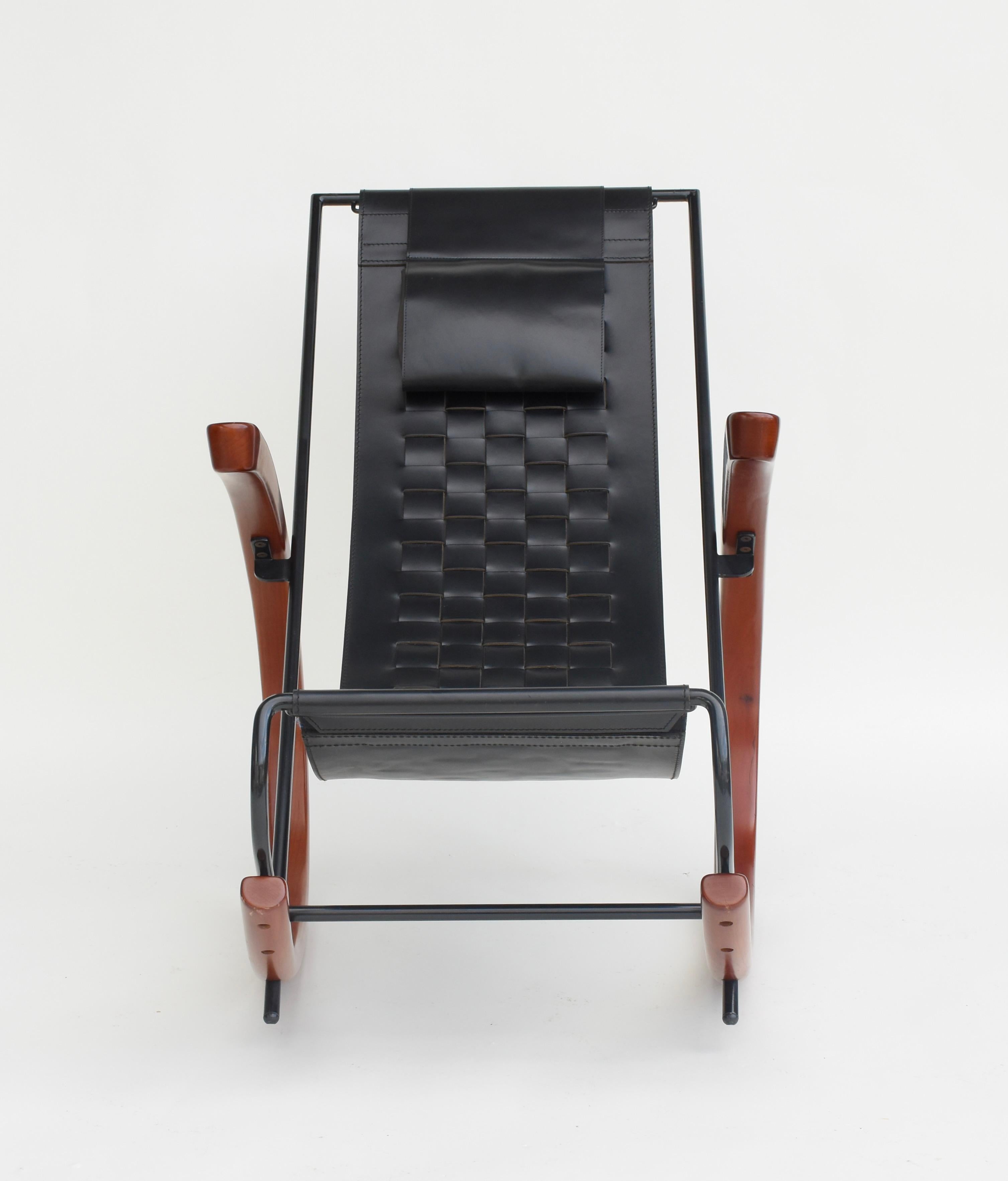 Italian Black Leather Rocking Chair Model 'Donna' by Elio di Franco for Zanotta 1988 For Sale