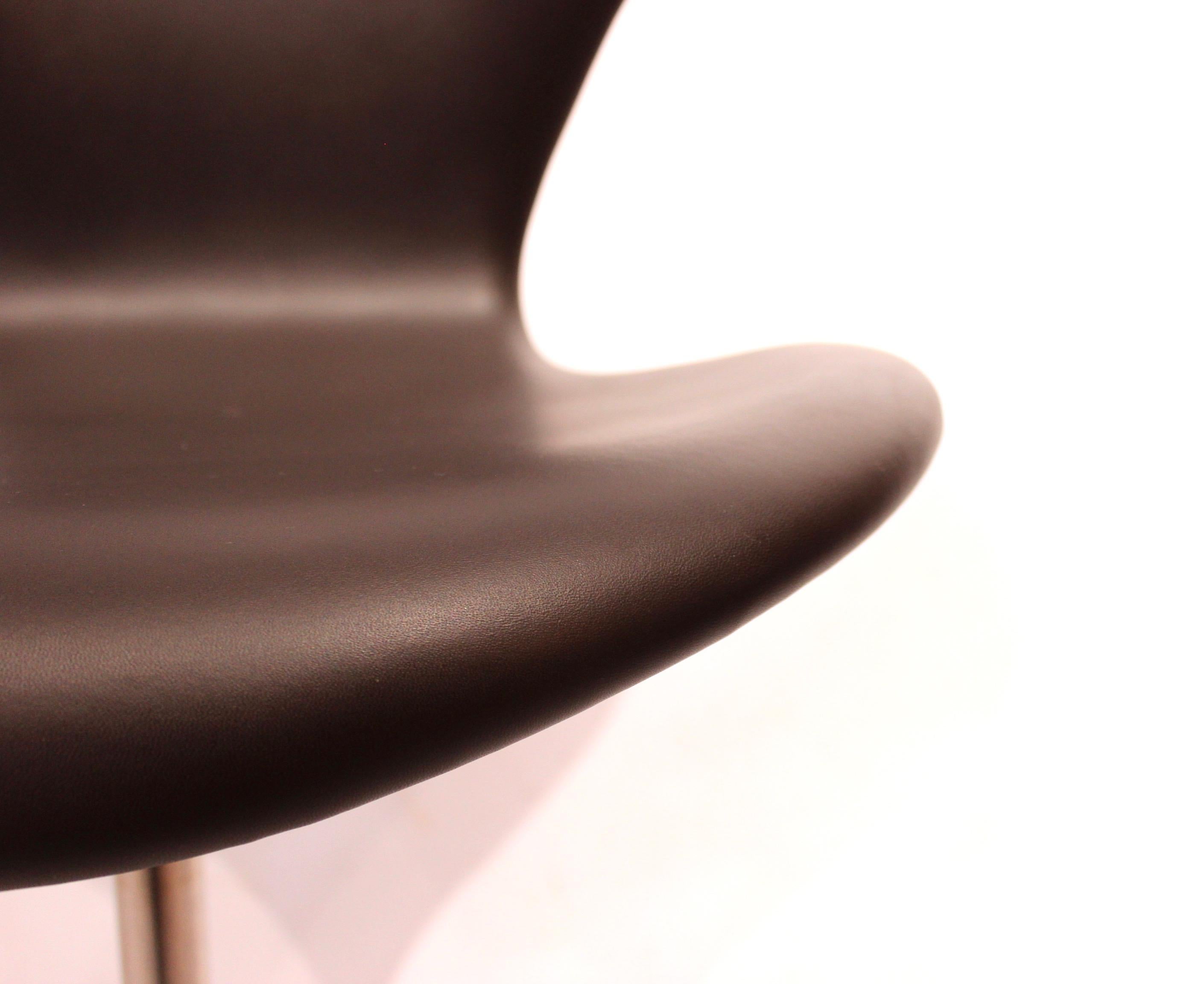 Sieben-Bürostuhl aus schwarzem Leder, Modell 3117, von Arne Jacobsen und Fritz Hansen im Zustand „Hervorragend“ im Angebot in Lejre, DK