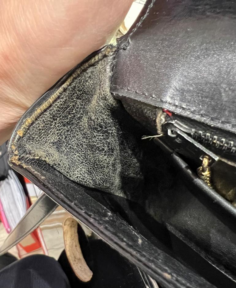 Black leather shoulder bag with gold metal hardware Céline Circa 1970's For Sale 3