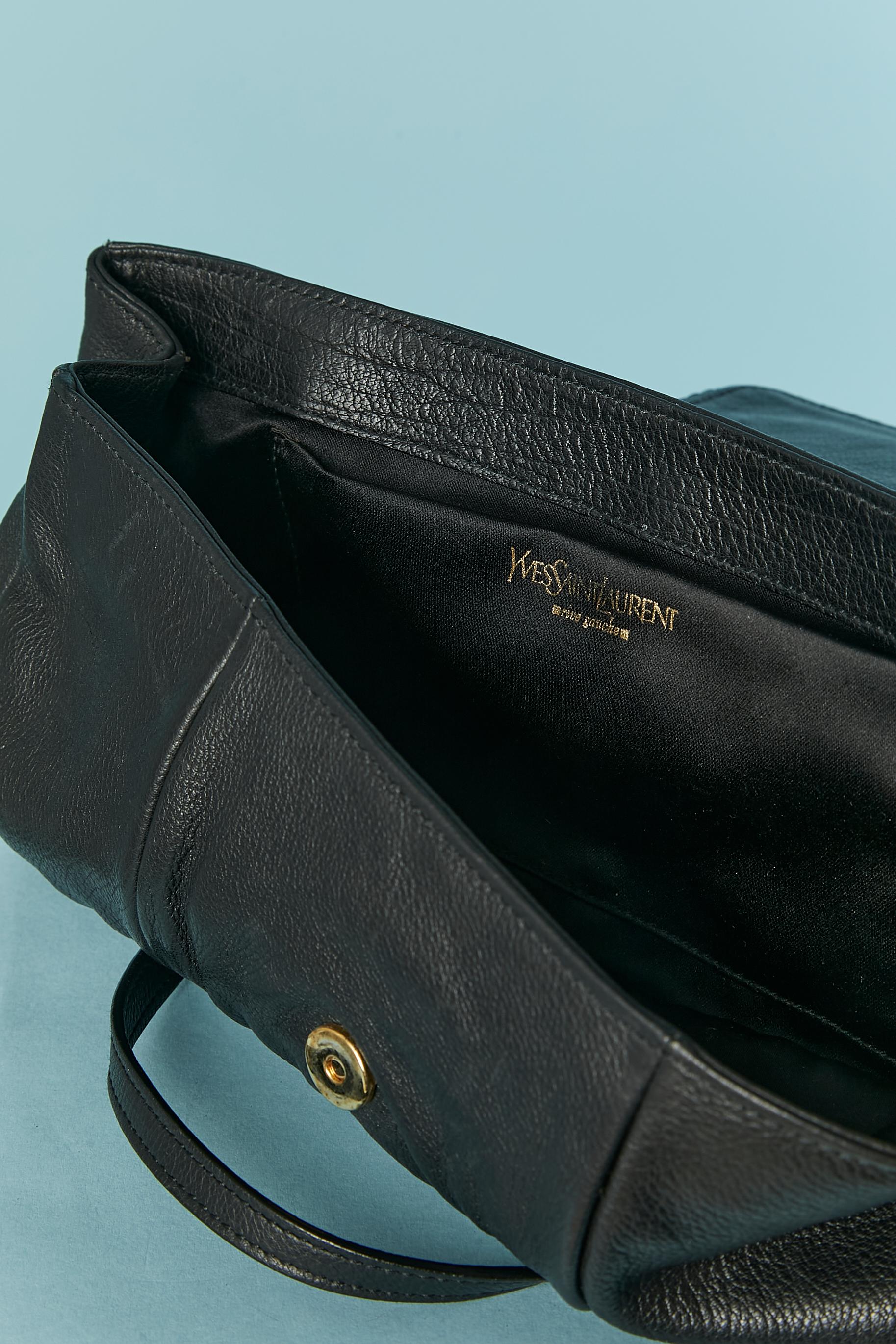 Black leather shoulder small bag (or clutch) Yves Saint Laurent Rive Gauche 1998 For Sale 3
