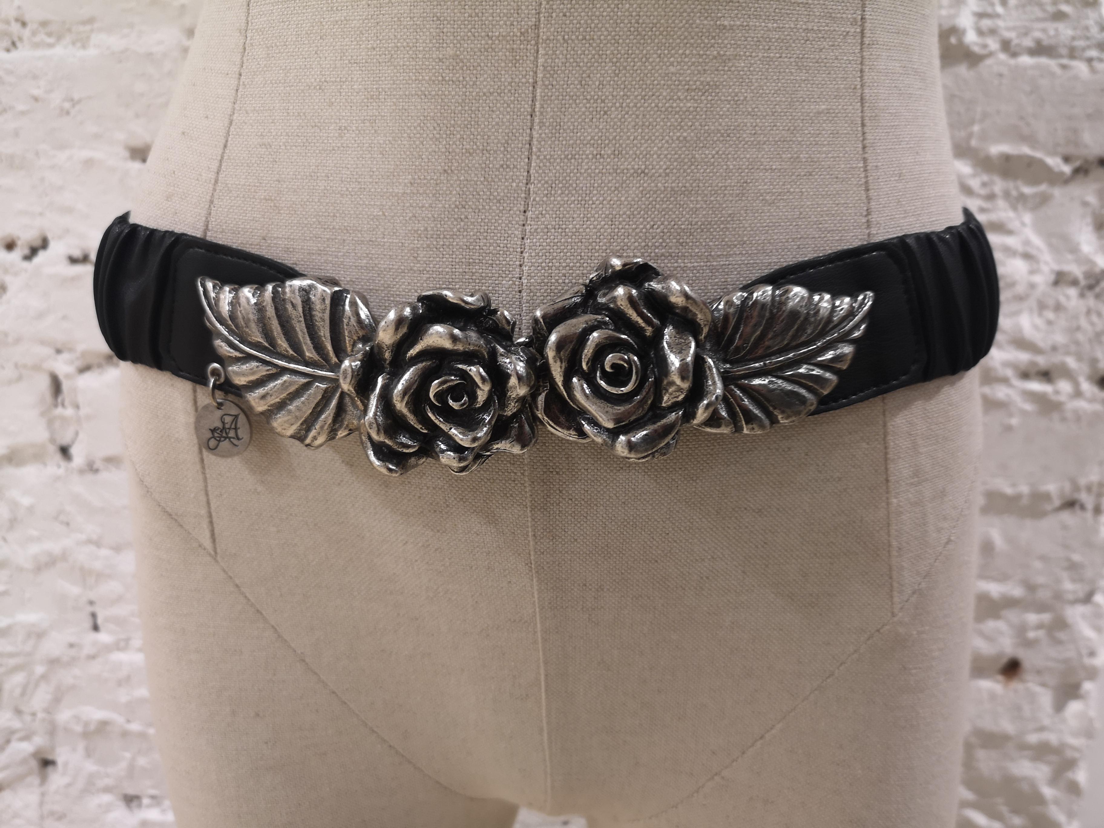 Black leather silver roses elastic belt
totally handmade in italy

