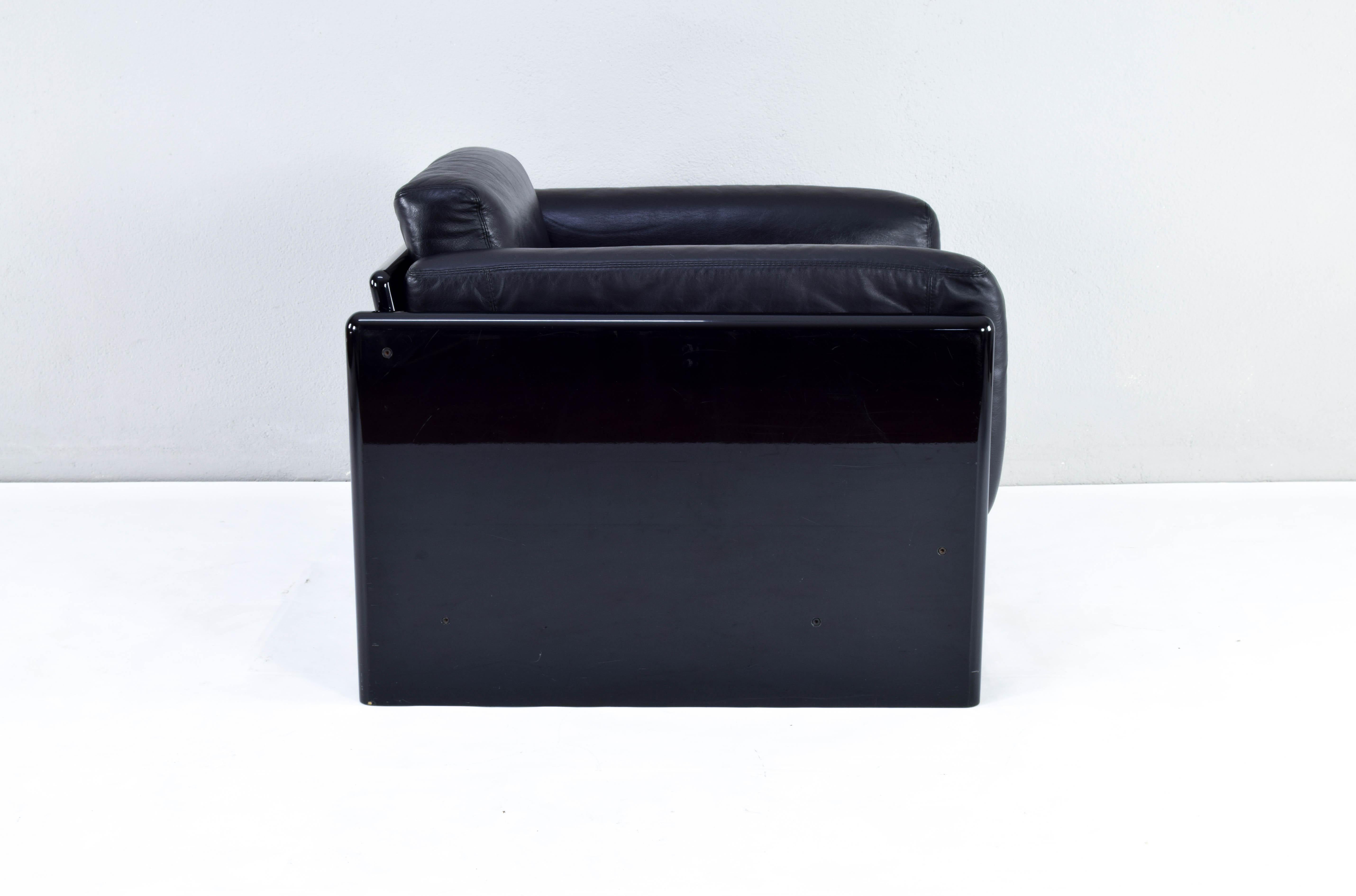 Black Leather Simone Armchair by Ufficio Progetti Gavina for Simon International For Sale 3