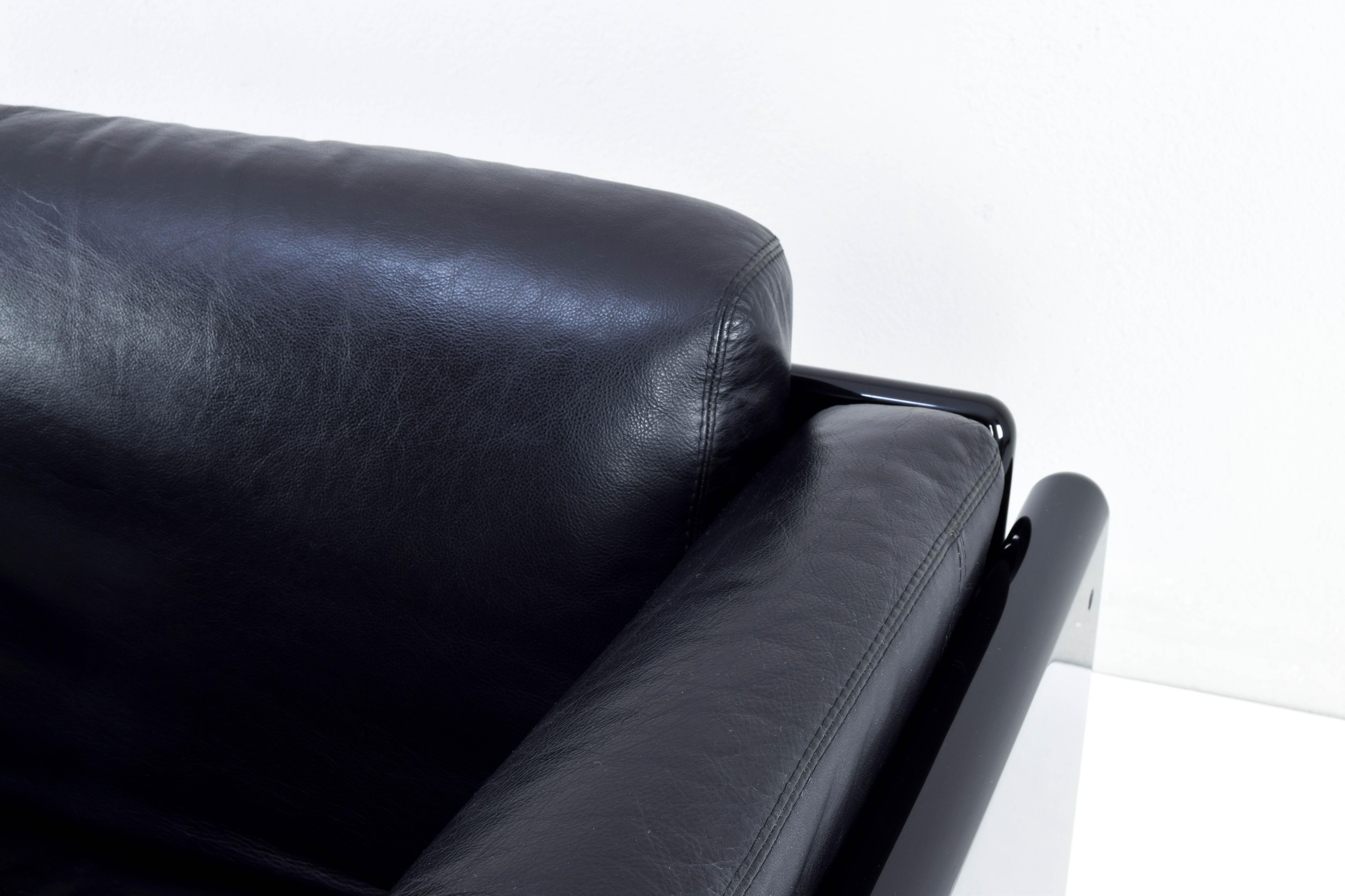 Black Leather Simone Armchair by Ufficio Progetti Gavina for Simon International For Sale 4
