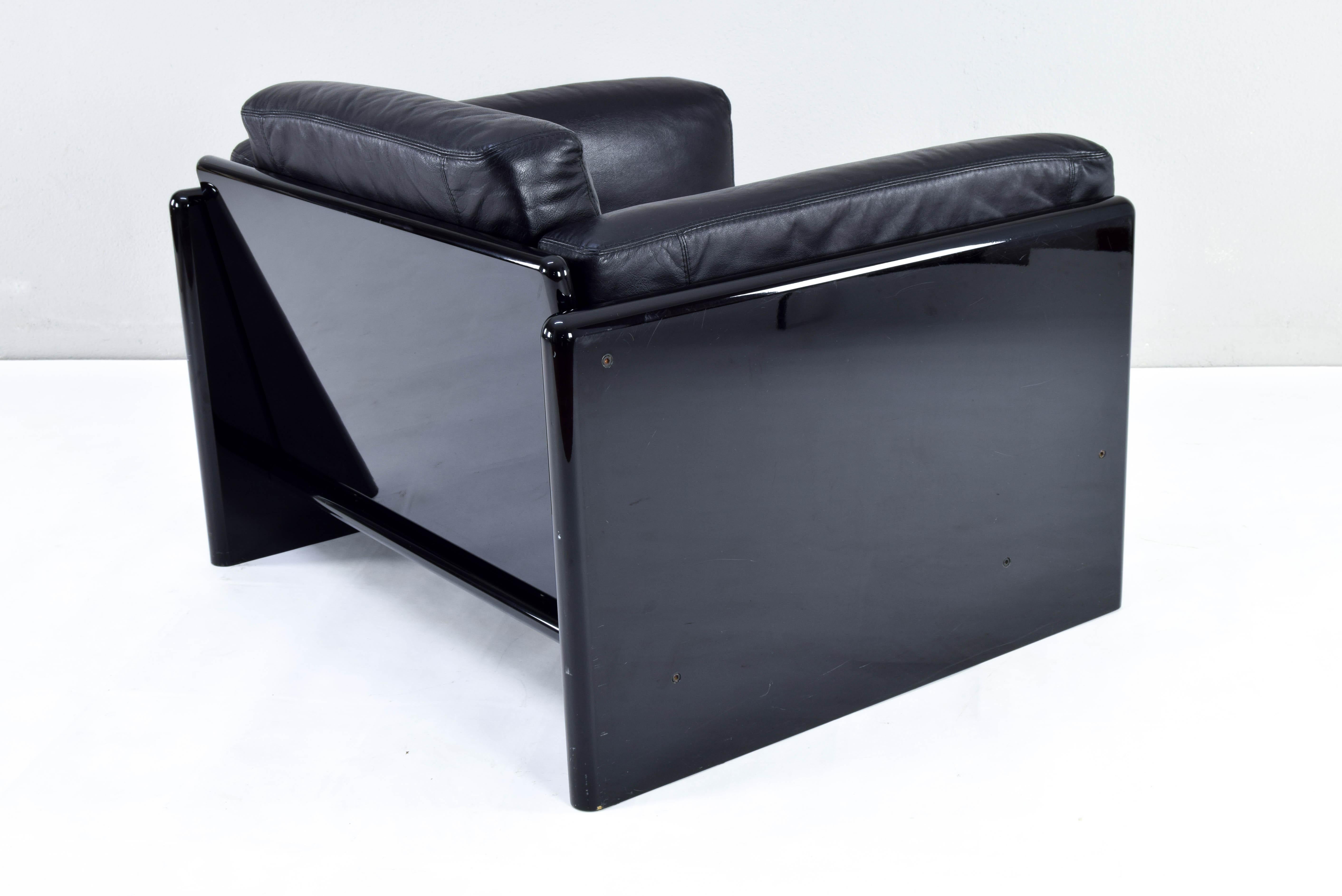 Black Leather Simone Armchair by Ufficio Progetti Gavina for Simon International For Sale 2