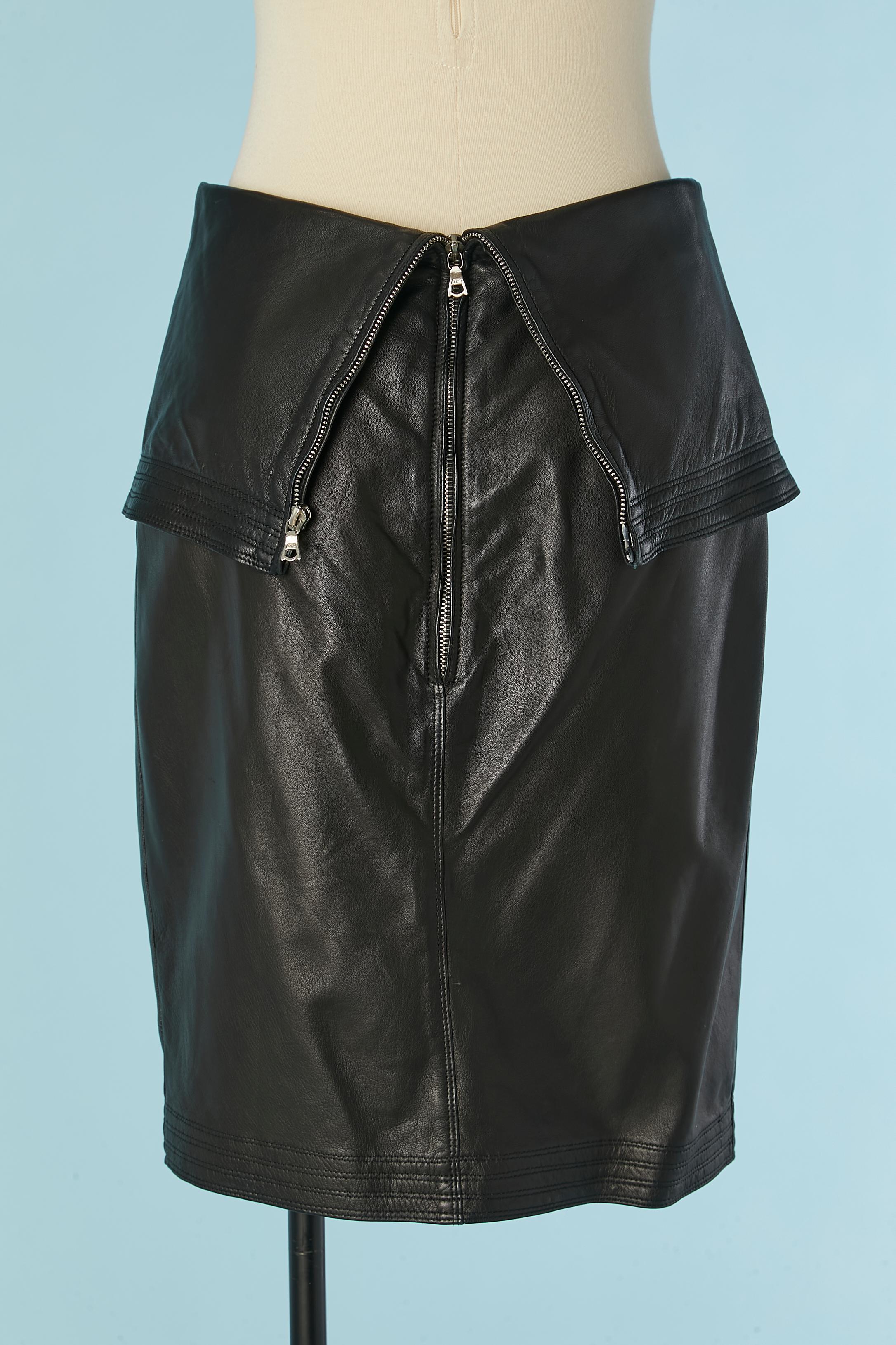 Black leather skirt-suit Gianni Versace For Sale 4