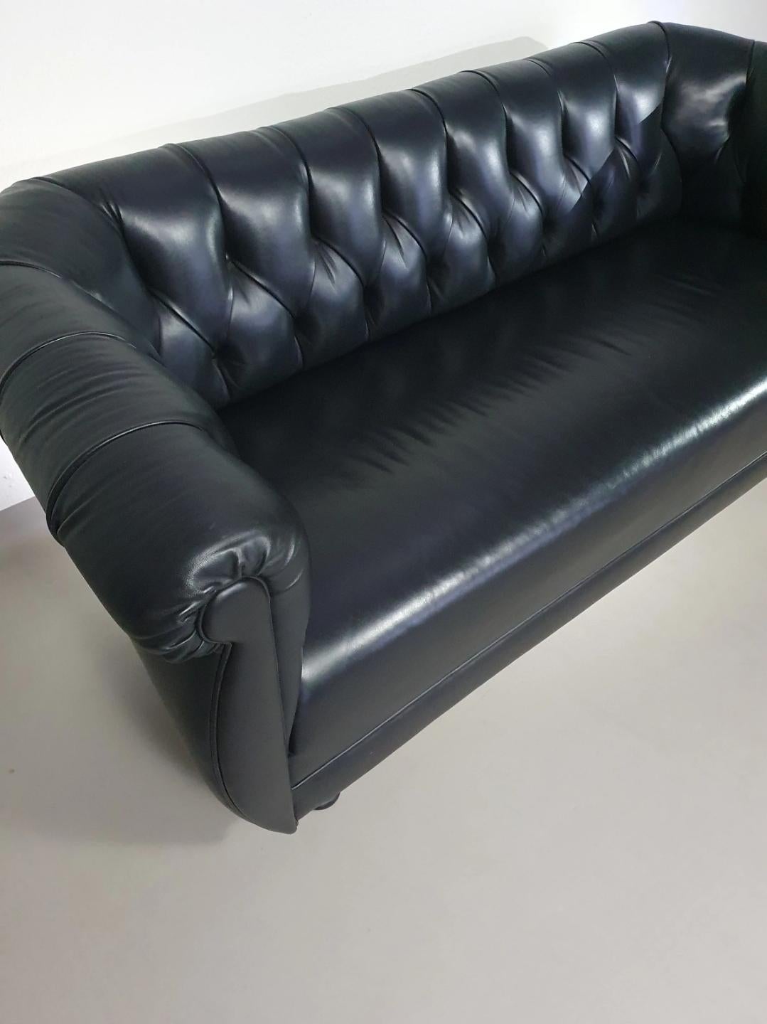 Italian Black leather sofa by Anna Gili for Mastrangelo  Milan Furniture 1996 For Sale