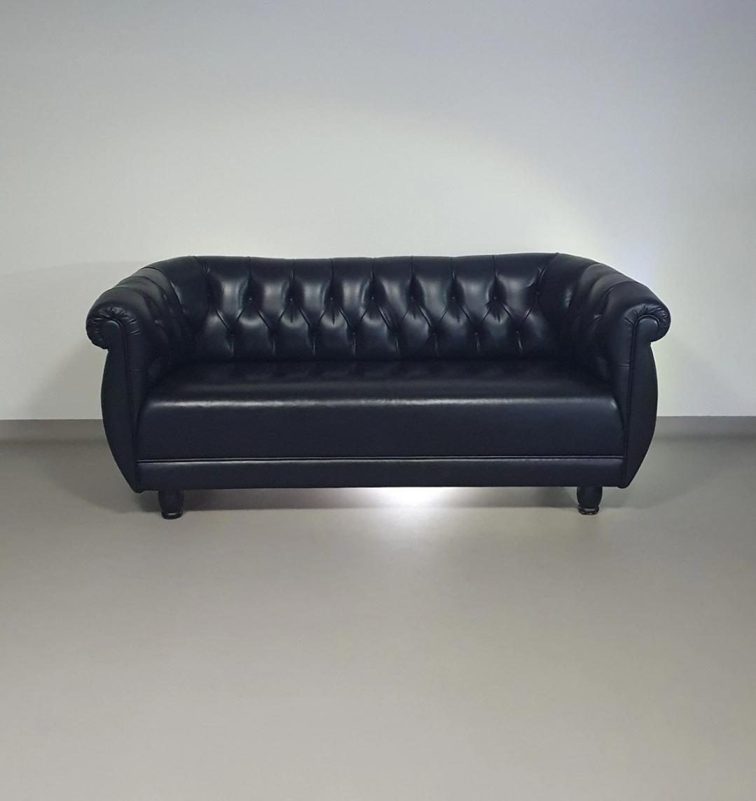 Late 20th Century Black leather sofa by Anna Gili for Mastrangelo  Milan Furniture 1996 For Sale