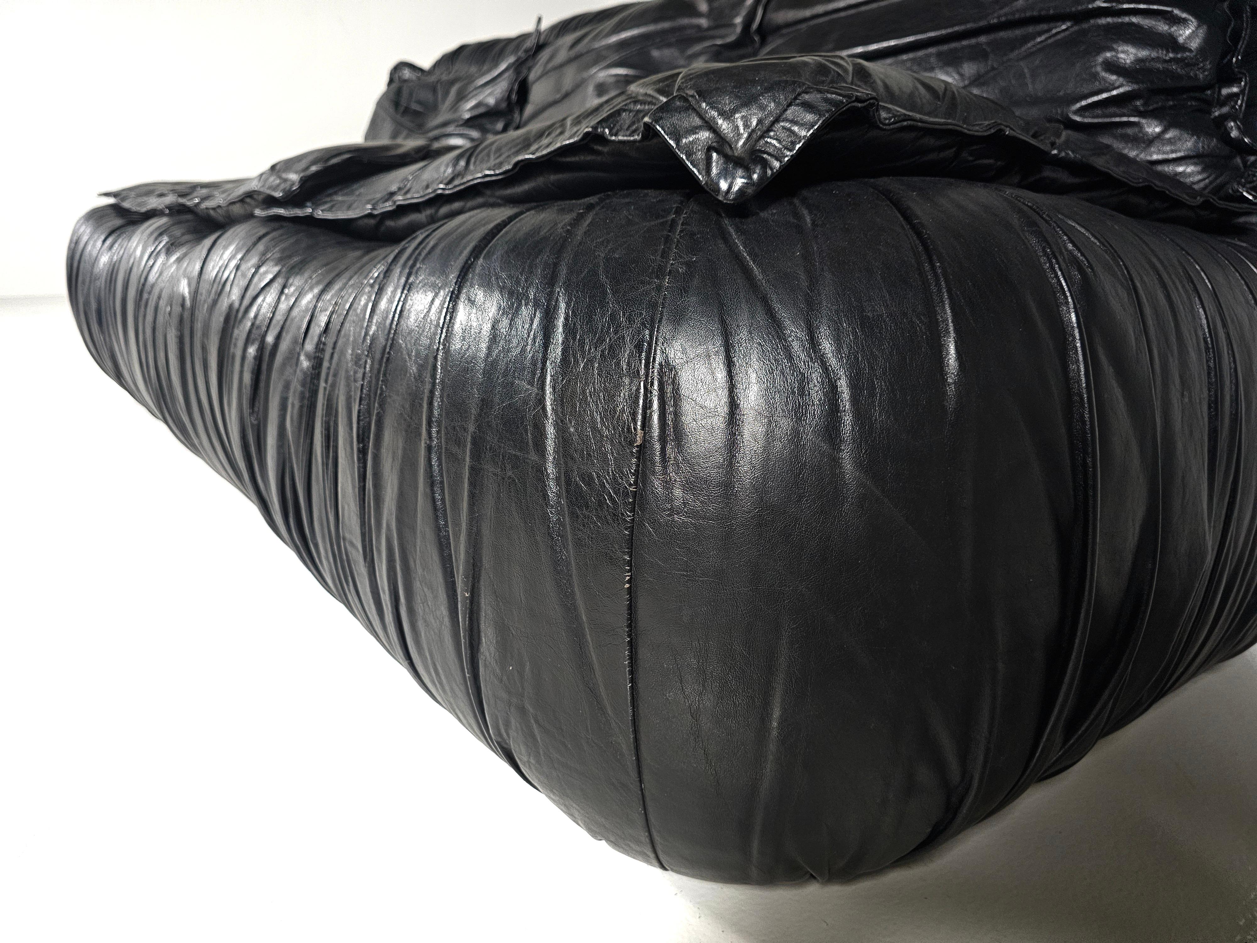 Black leather sofa by De Pas, d'Urbino and Lomazzi for Dall'Oca, 1970s In Good Condition For Sale In amstelveen, NL