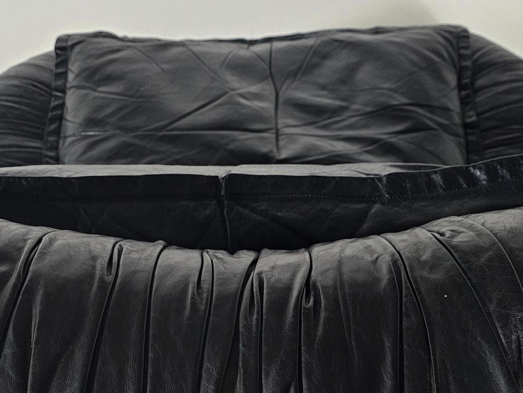 Black leather sofa by De Pas, d'Urbino and Lomazzi for Dall'Oca, 1970s For Sale 2