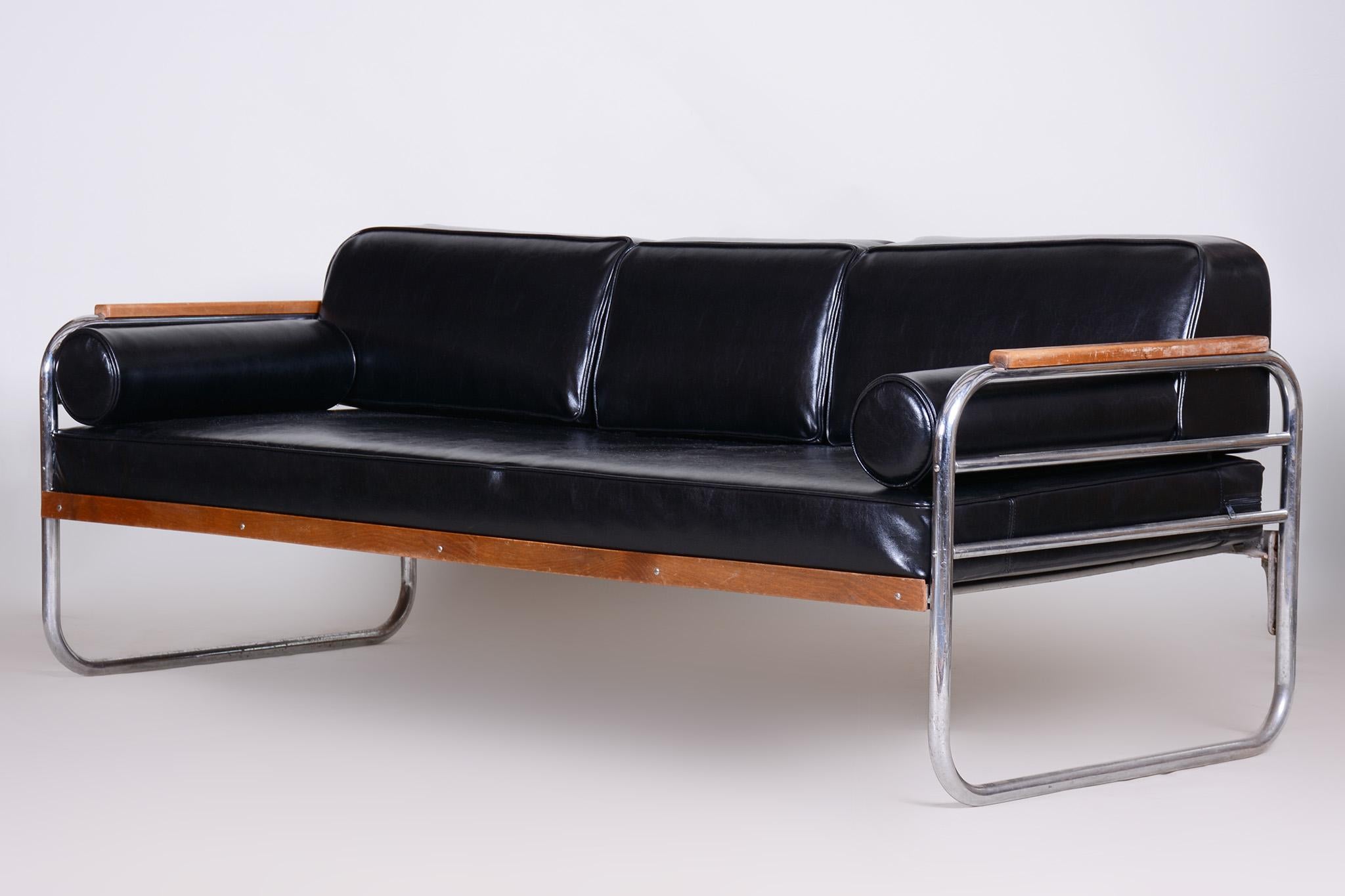 Schwarzes Sofa aus schwarzem Leder von Thonet aus den 1930er Jahren in Tschechien (Stahl) im Angebot