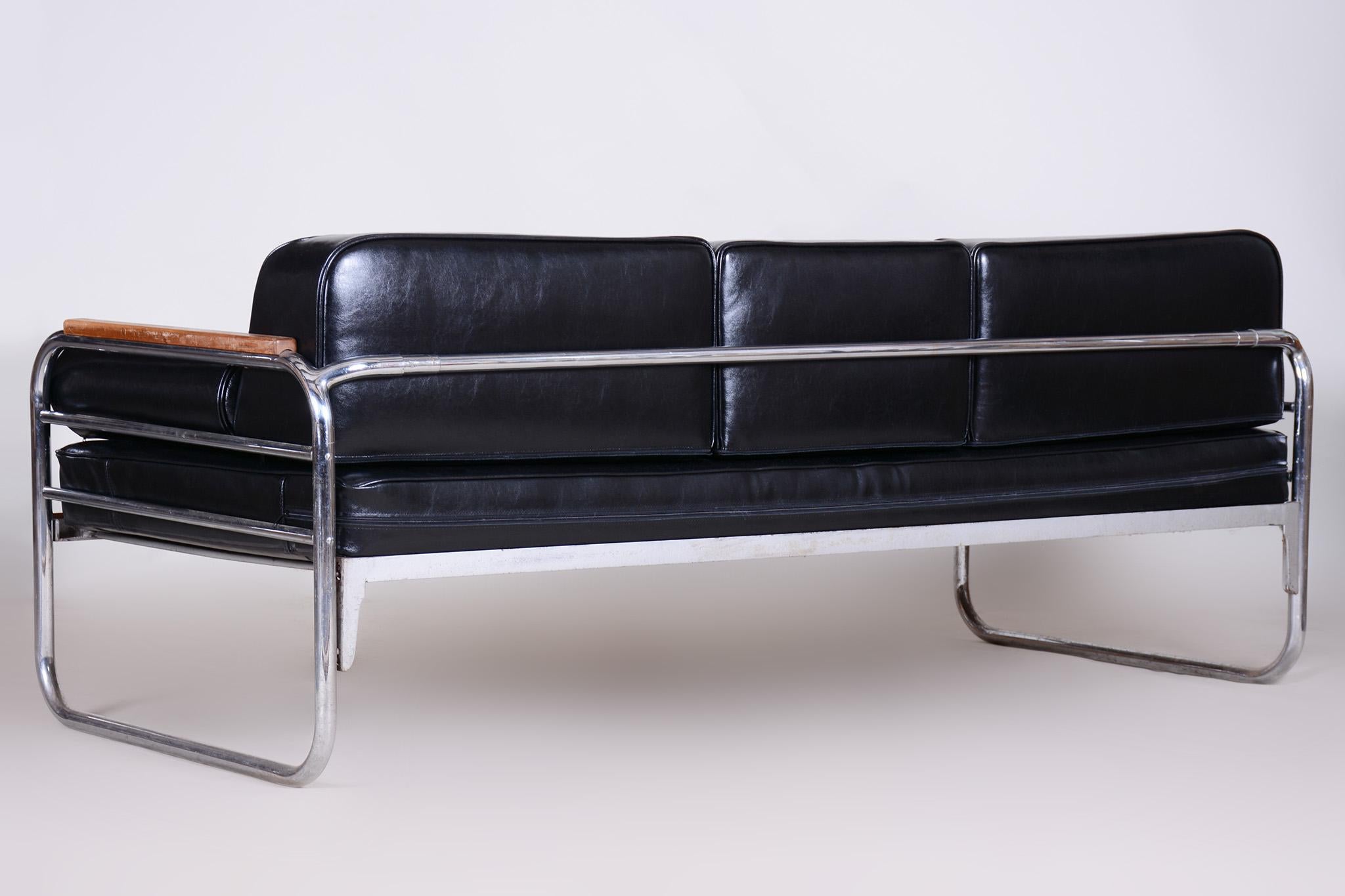 Schwarzes Sofa aus schwarzem Leder von Thonet aus den 1930er Jahren in Tschechien im Angebot 2