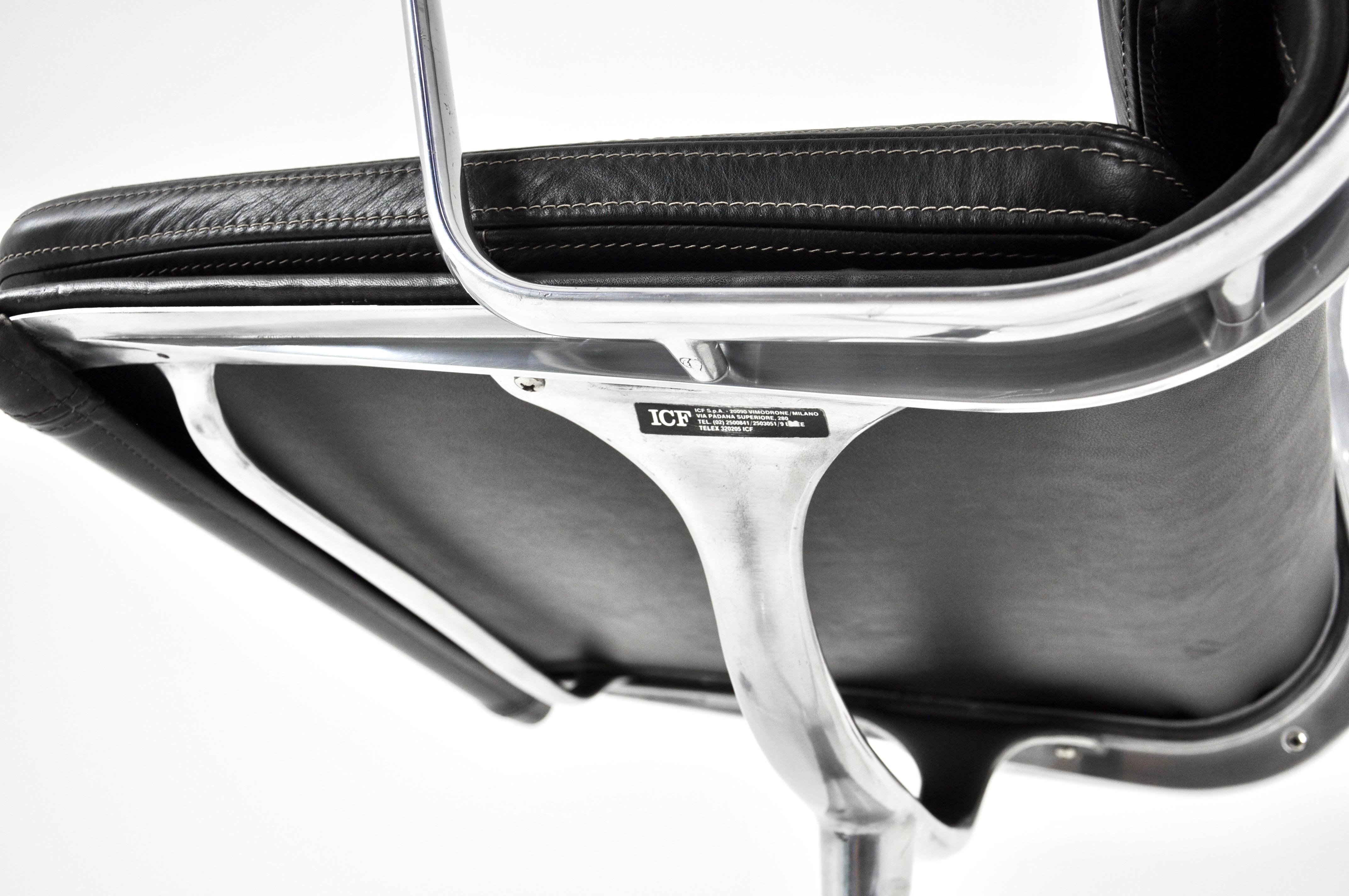 Sedia Soft Pad in pelle nera di Charles and Ray Eames per Icf, anni '70 in vendita 3
