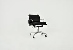 Black Leather soft pad Chair von Charles & Ray Eames für Herman Miller , 1970er Jahre