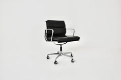 Soft Pad-Stuhl aus schwarzem Leder von Charles & Ray Eames fr ICF, 1970er Jahre