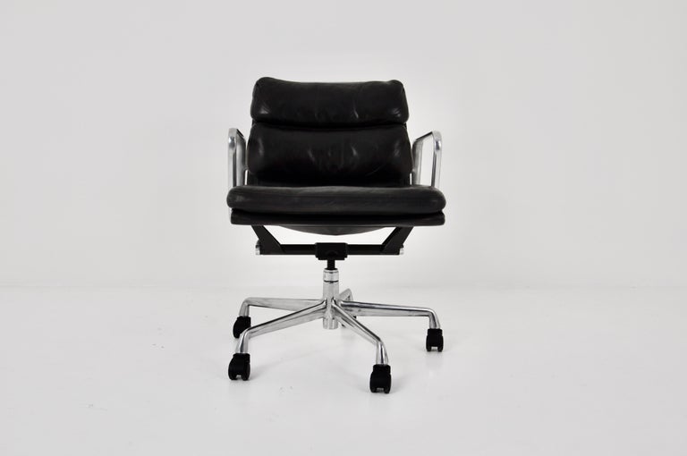 Central American Black Leather Soft Pad Chair by Charles & Ray Eames for ICF, 1970s For Sale