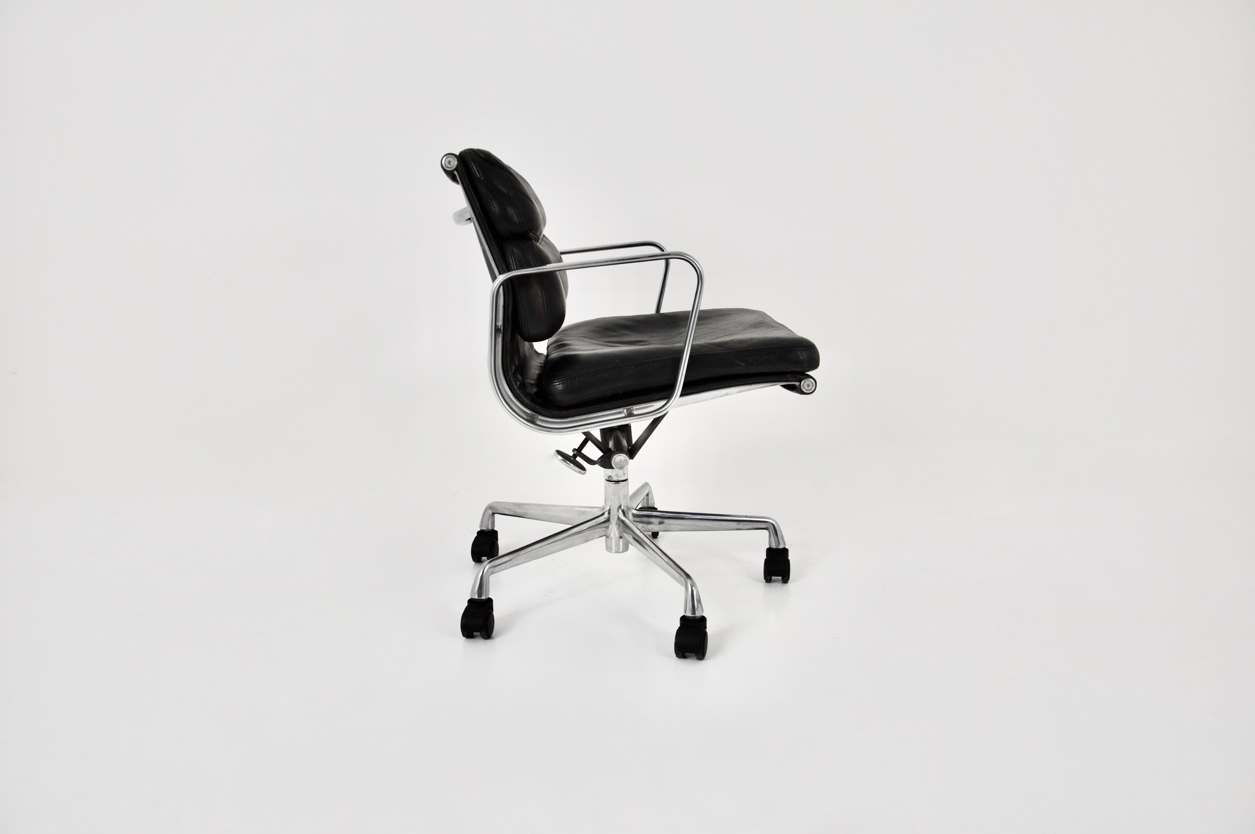 Aluminum Black Leather Soft Pad Chair by Charles & Ray Eames for ICF, 1970s