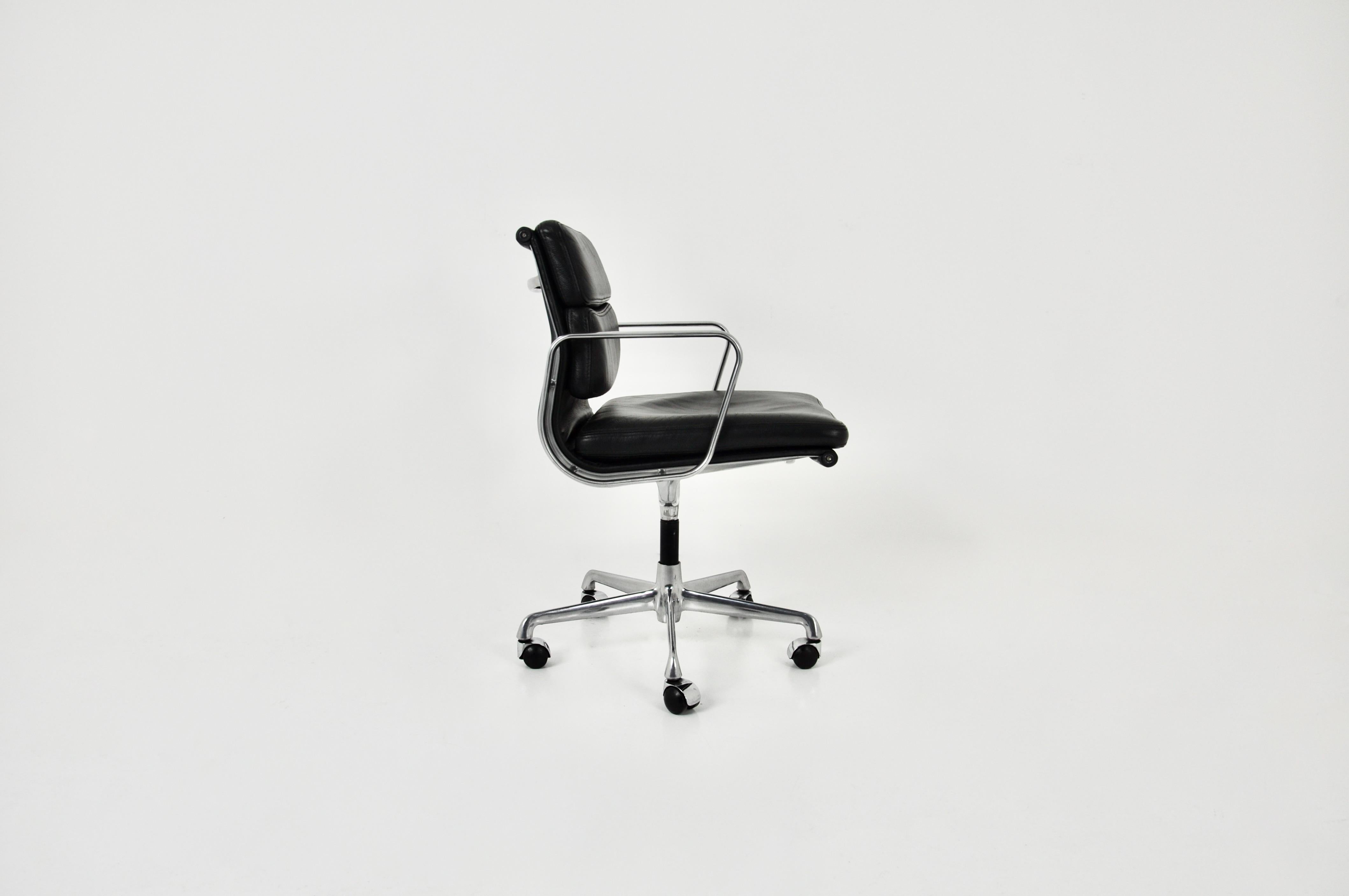 Aluminum Black Leather Soft Pad Chair by Charles & Ray Eames for ICF, 1970s