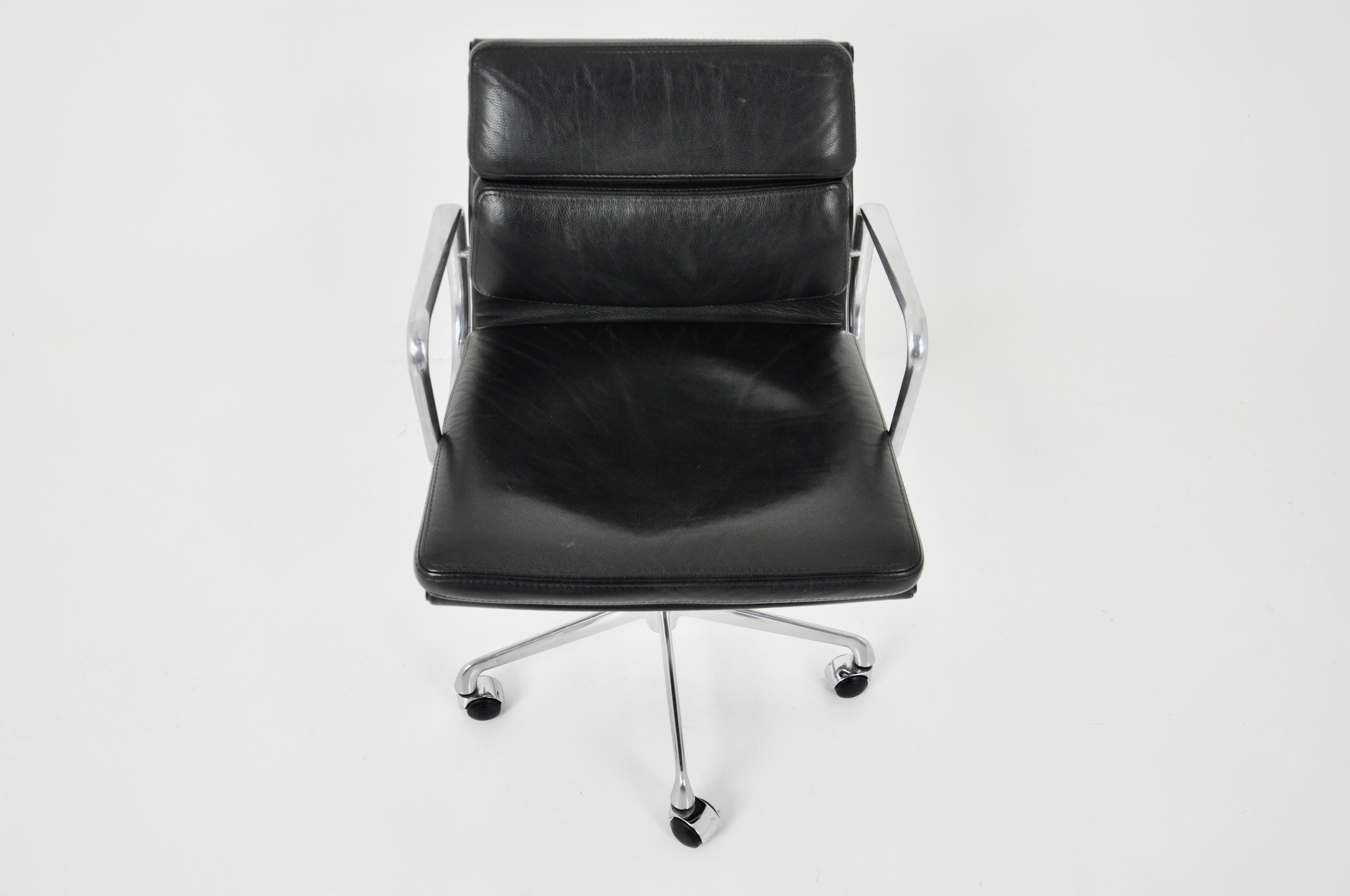 Black Leather Soft Pad Chair by Charles & Ray Eames for ICF, 1970s 1