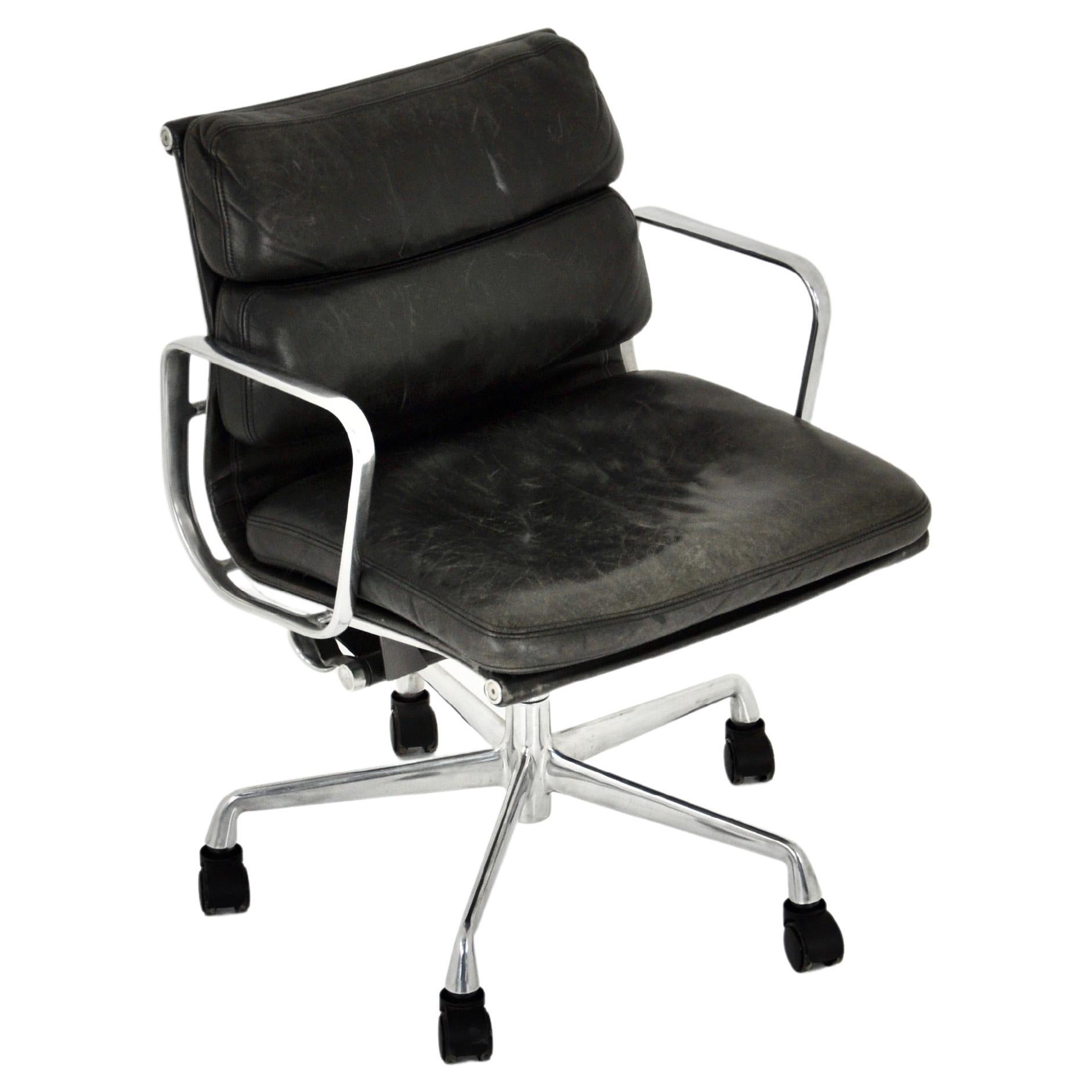 1970 Eames Soft Pad Management ChairVicenza Leather at 1stDibs