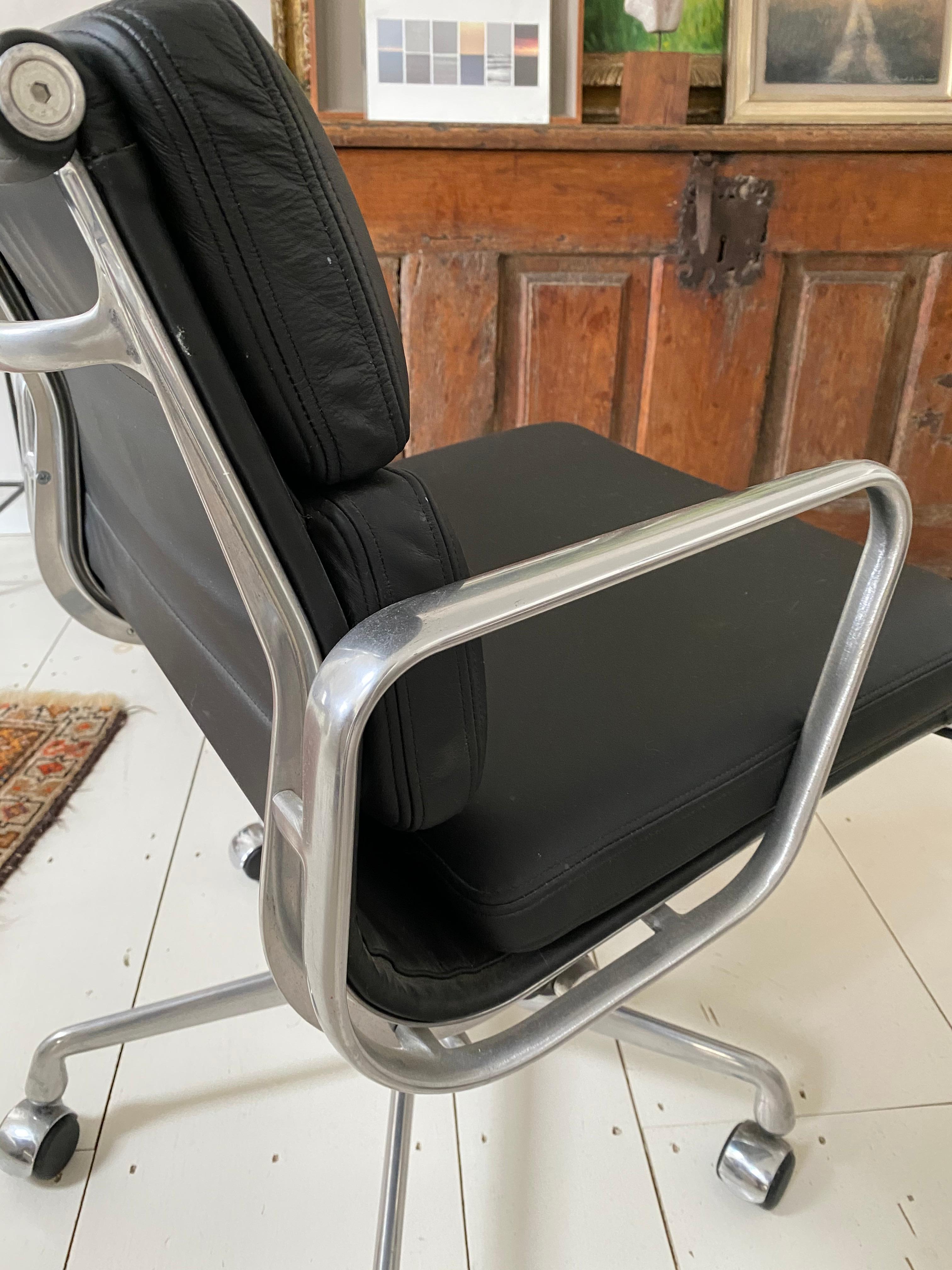Mid-Century Modern Black Leather Soft Pad Management Swivel Chair