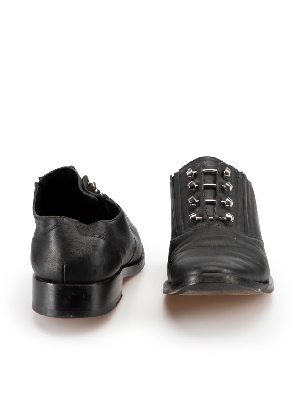 Chaussures Oxford en cuir noir à clous Taille IT 41 Bon état - En vente à London, GB