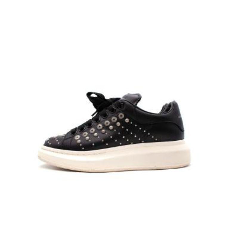 Black leather studded Larry trainers In Good Condition For Sale In London, GB