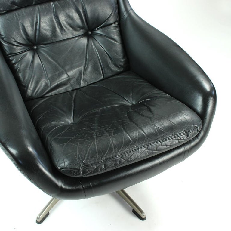 Black Leather Swivel Chair by Peem Company, Finland, circa 1960s For
