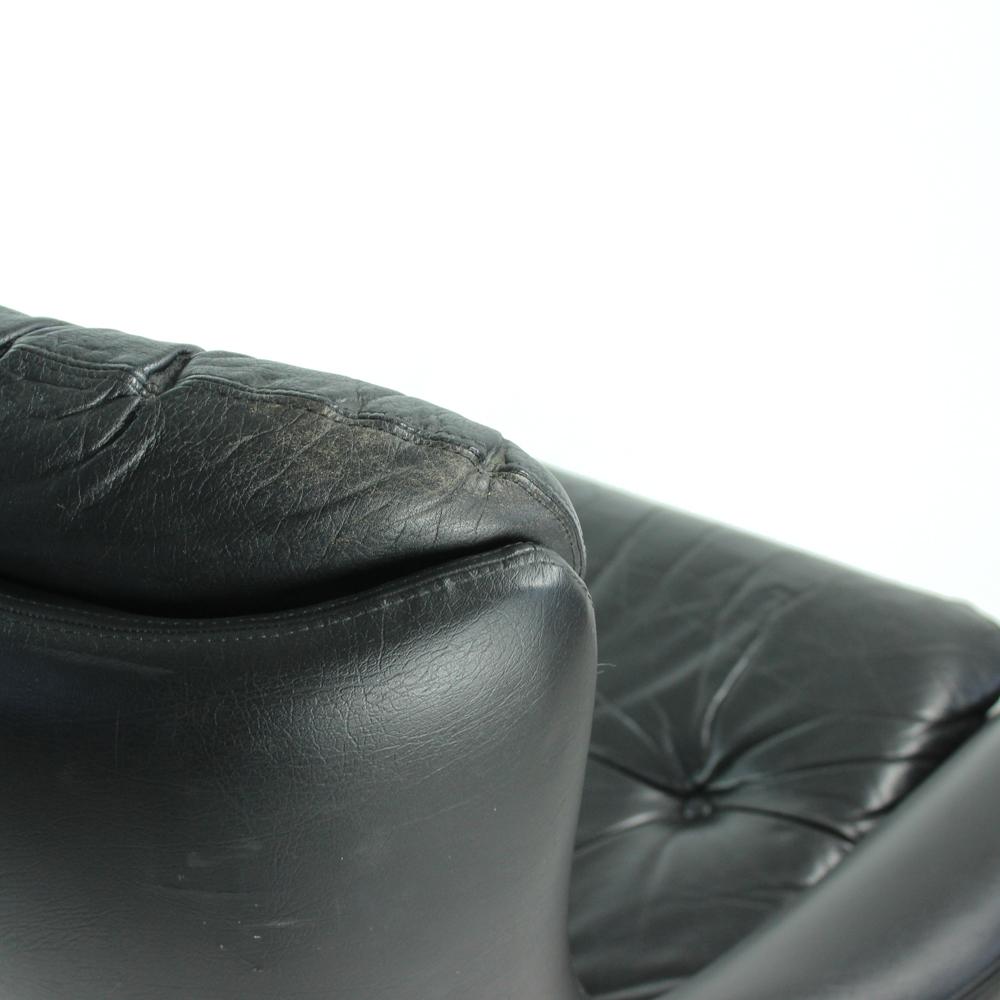 Black Leather Swivel Chair by Peem Company, Finland, circa 1960s In Good Condition For Sale In Zohor, SK
