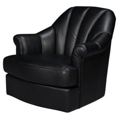 Chaise pivotante en cuir noir
