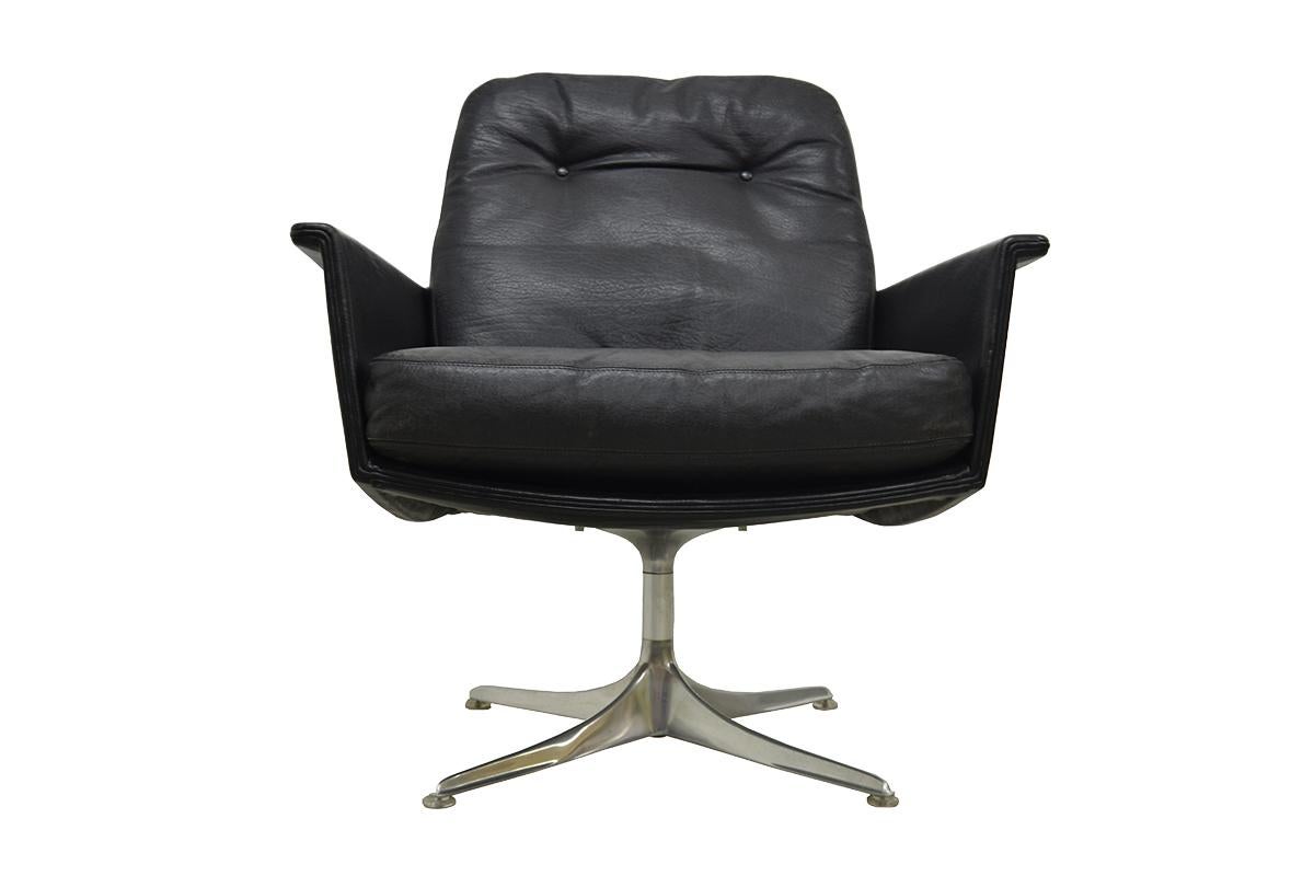 Mid-Century Modern Black Leather Swivel Lounge Chairs by Horst Bruning for COR, 1960s For Sale