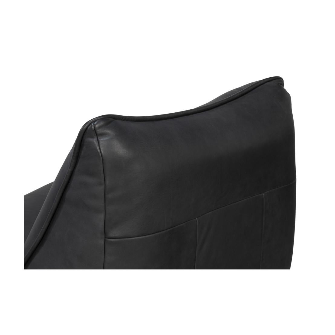 Silla deslizante giratoria de cuero negro en Nuevo estado para la venta en Westwood, NJ