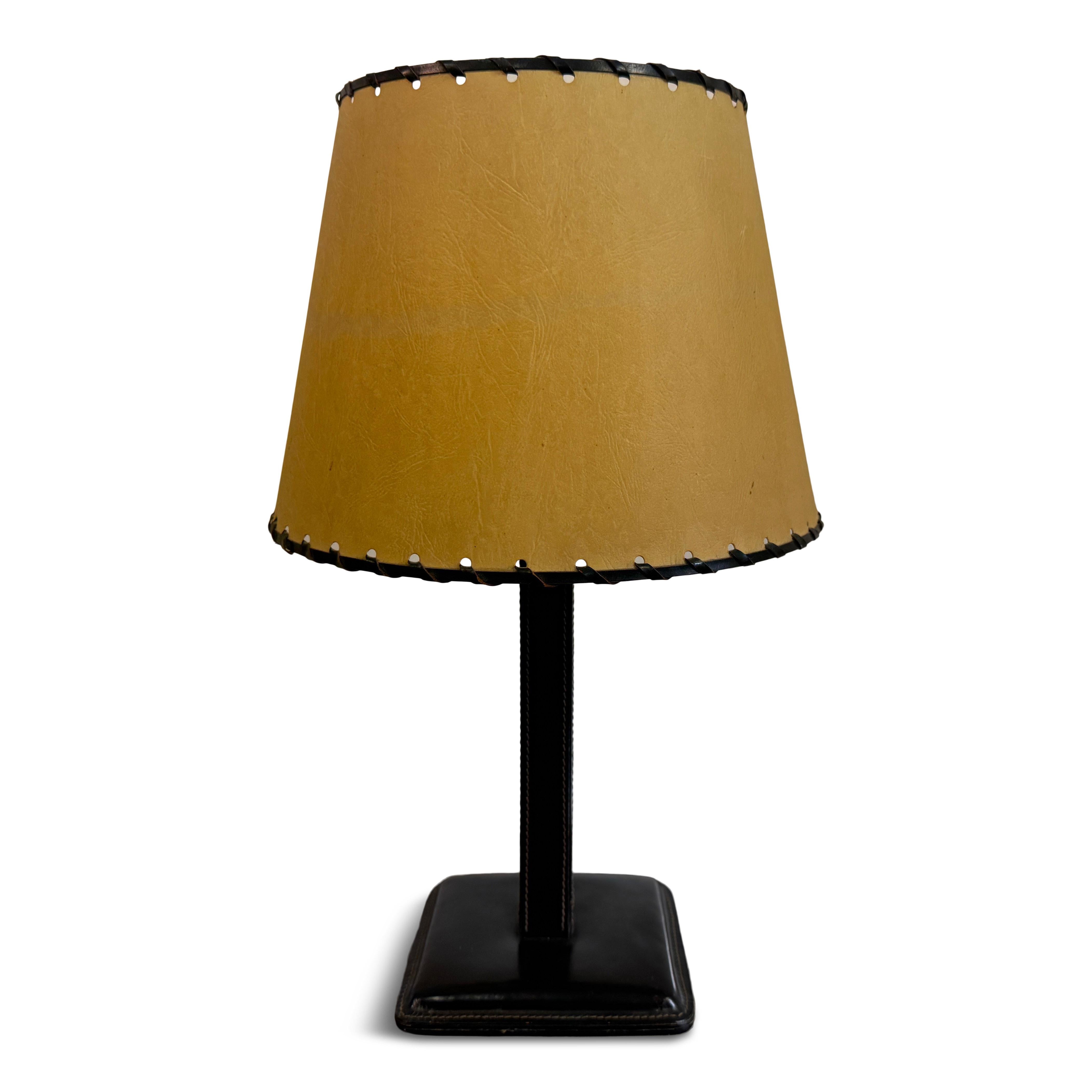 Lampada da tavolo in pelle nera nello stile di Jacques Adnet in vendita 5