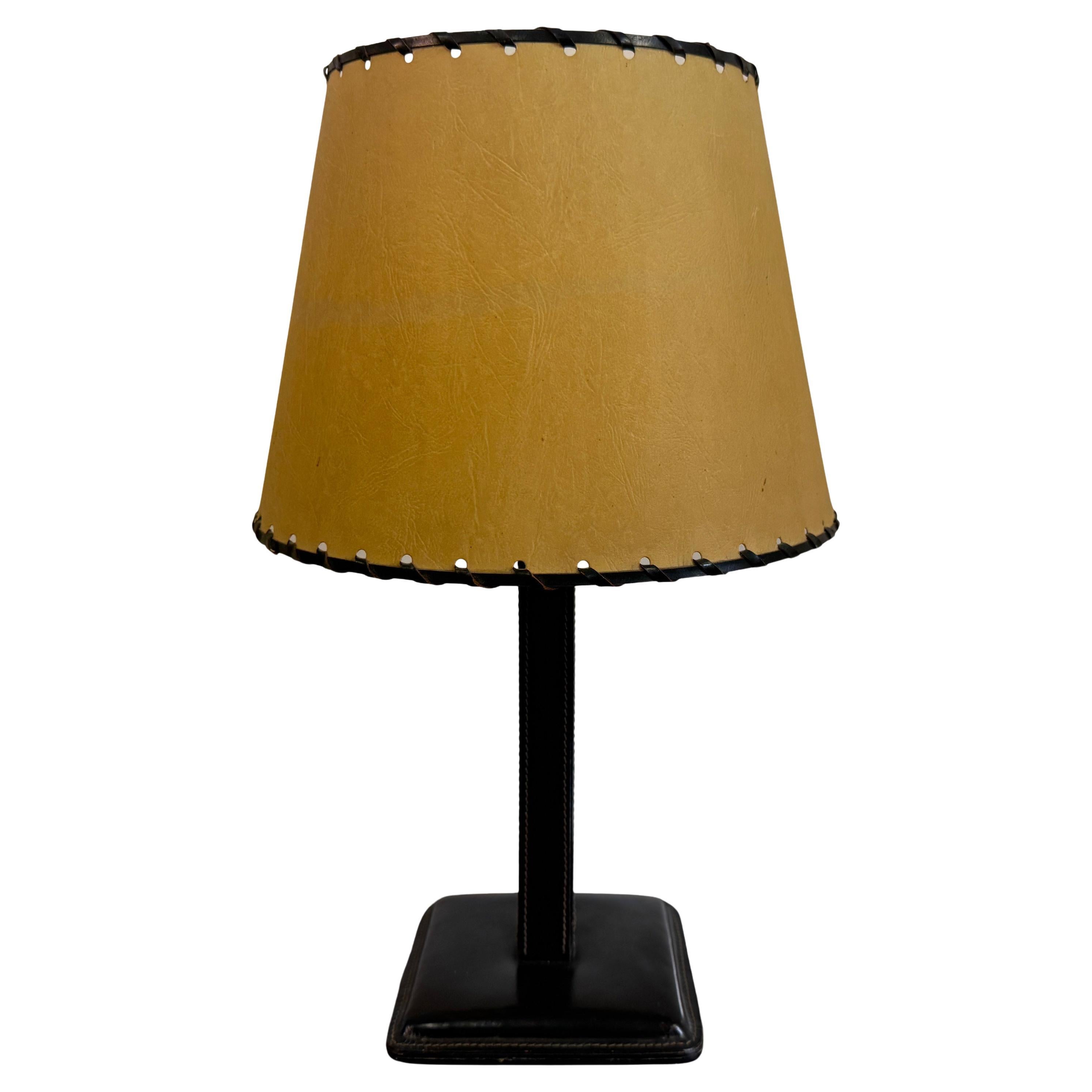 Lámpara de mesa de cuero negro al estilo de Jacques Adnet