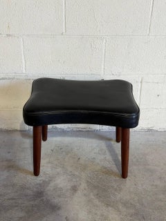 Pouf in pelle nera e teak, stile danese Mid-Century Modern degli anni ’60